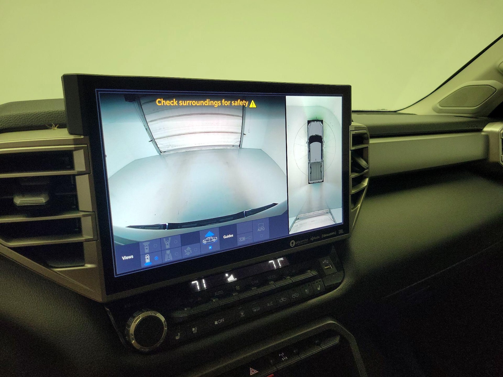 2024 Toyota Tundra Limited - Photo 15