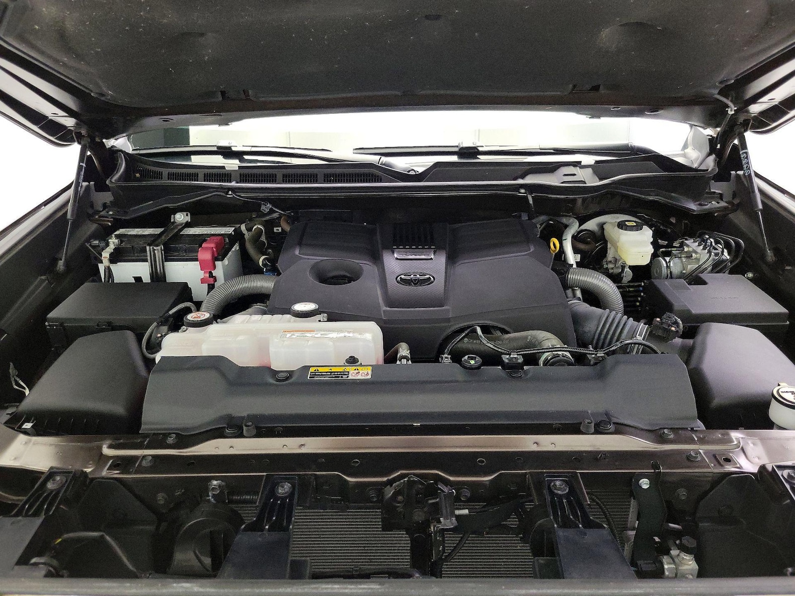2024 Toyota Tundra Limited - Photo 23