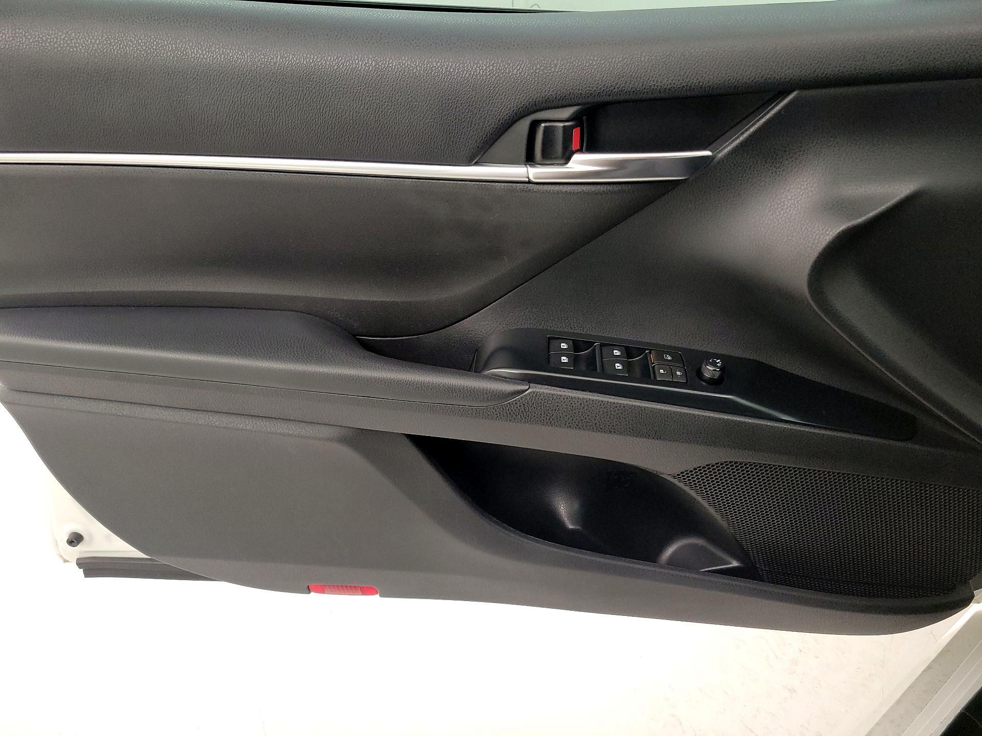 Thumbnail: 2020 Toyota Camry - 12