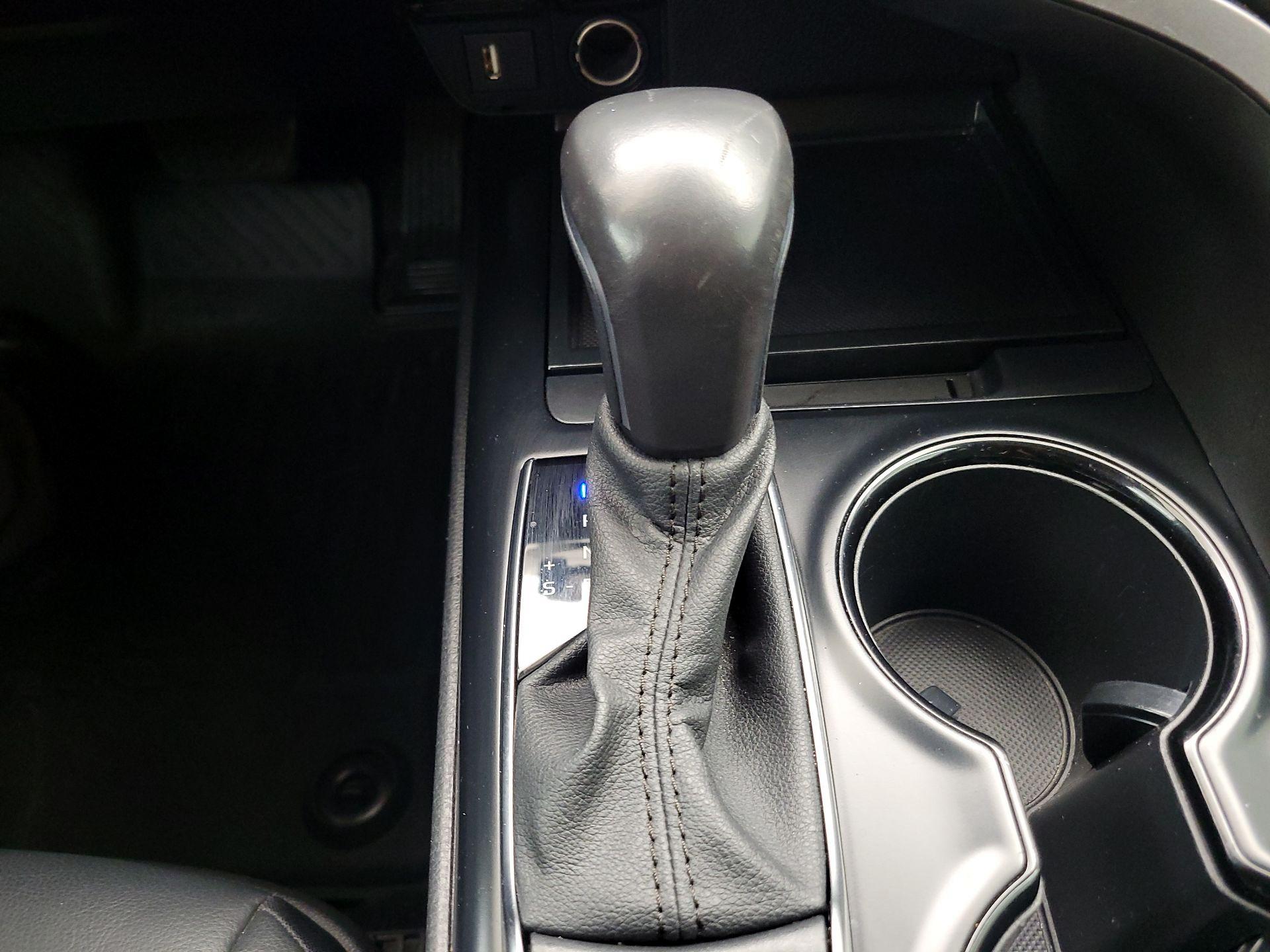 Thumbnail: 2020 Toyota Camry - 17