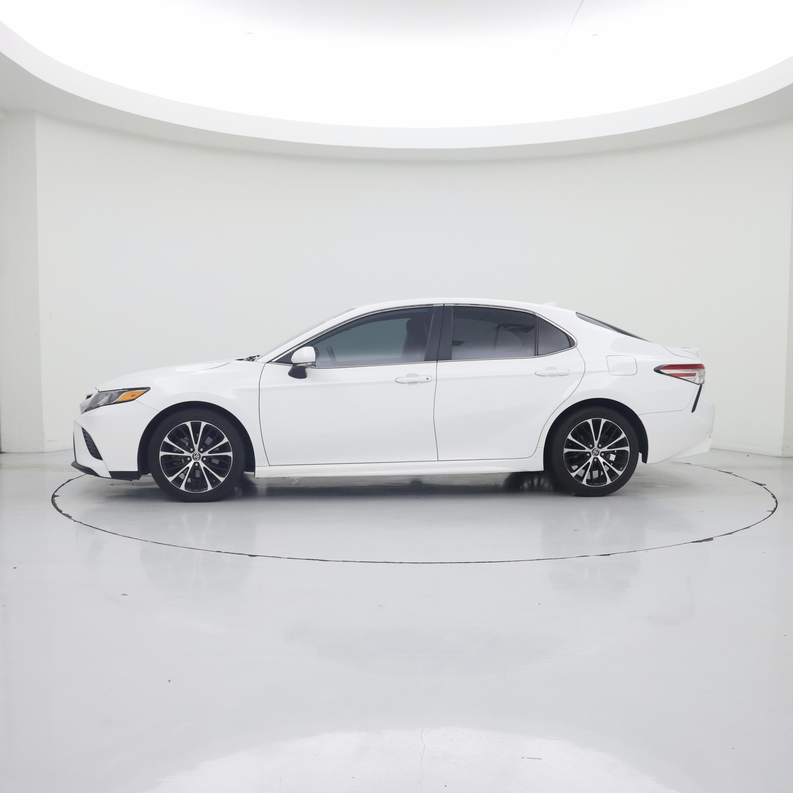 Thumbnail: 2020 Toyota Camry - 3