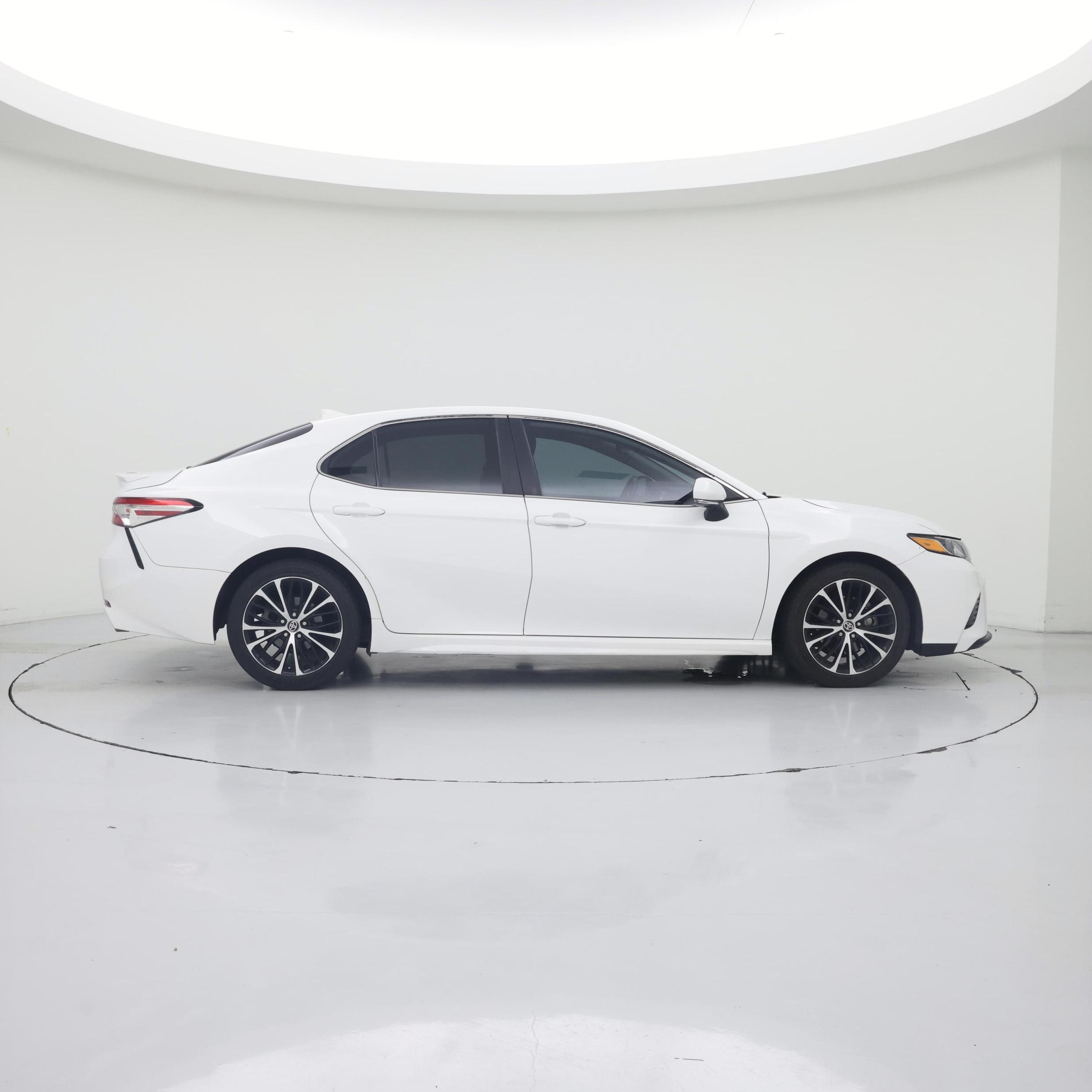 Thumbnail: 2020 Toyota Camry - 7