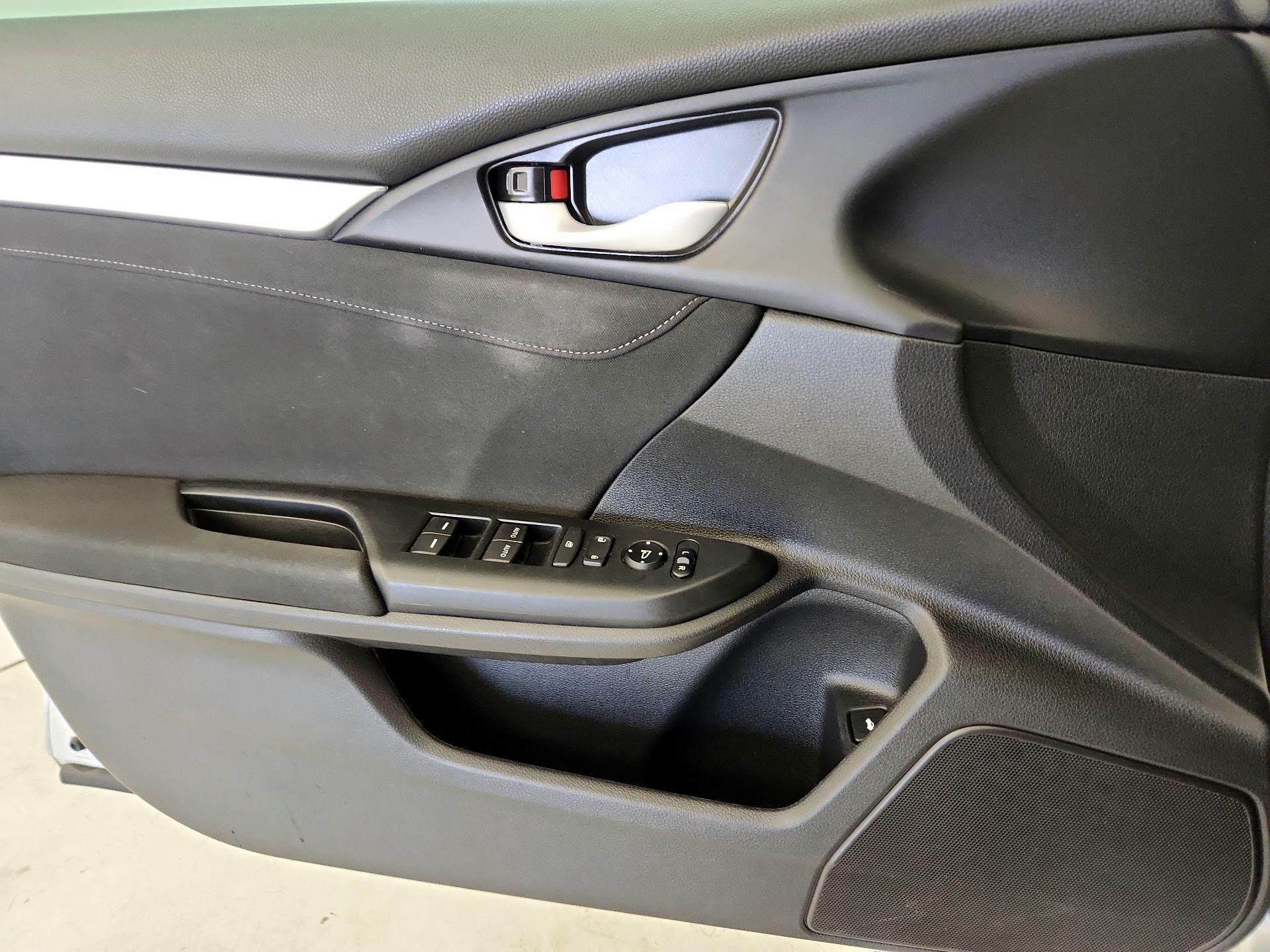 Thumbnail: 2020 Honda Civic - 12
