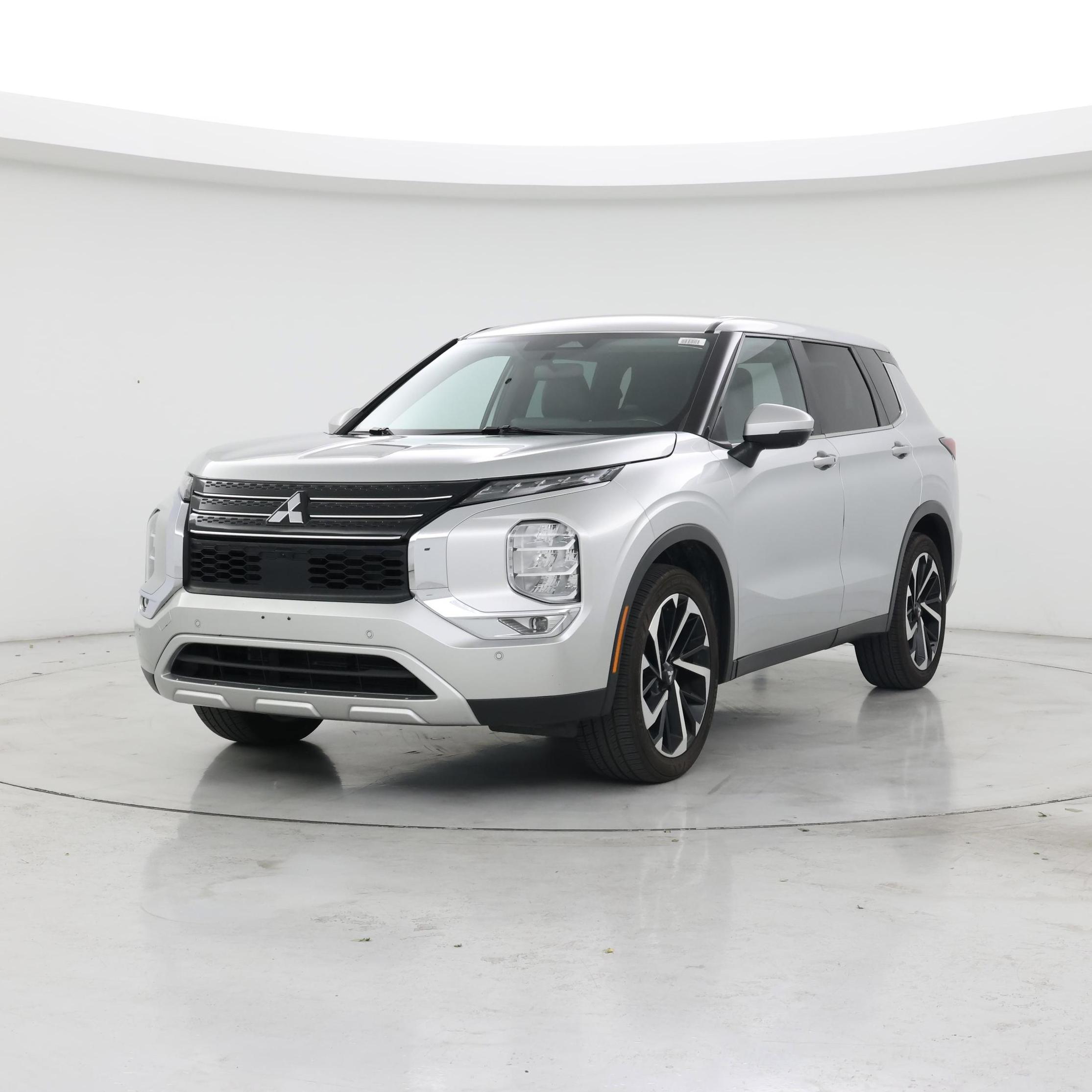 Thumbnail: 2023 Mitsubishi Outlander - 4