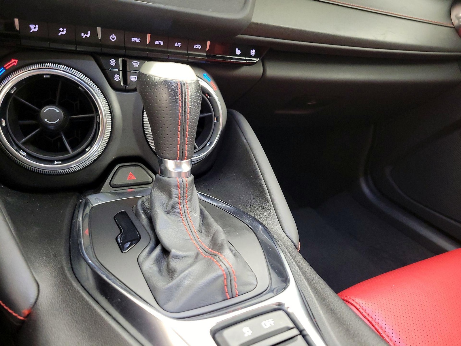 2021 Chevrolet Camaro 2LT - Photo 17