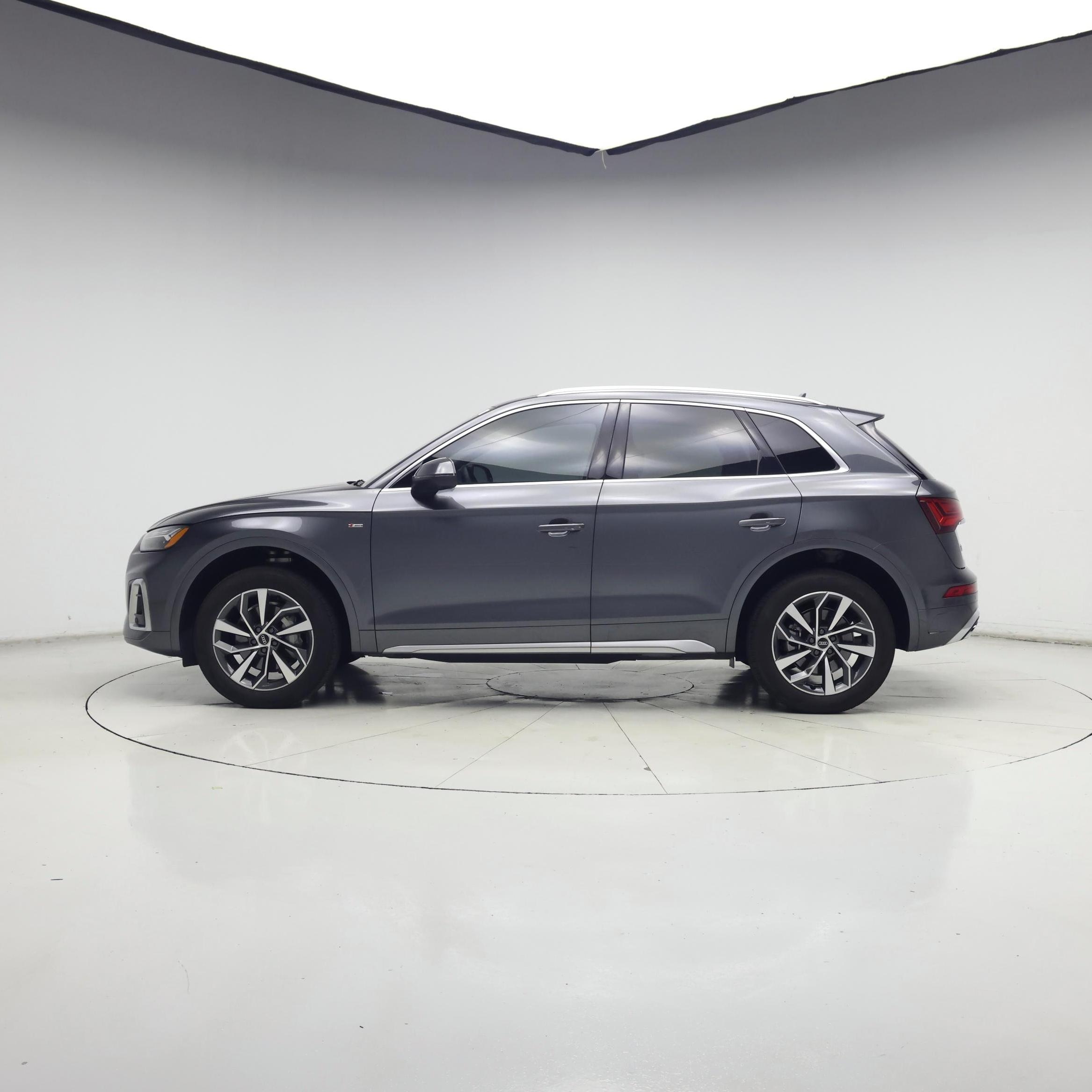 Thumbnail: 2023 Audi Q5 - 3