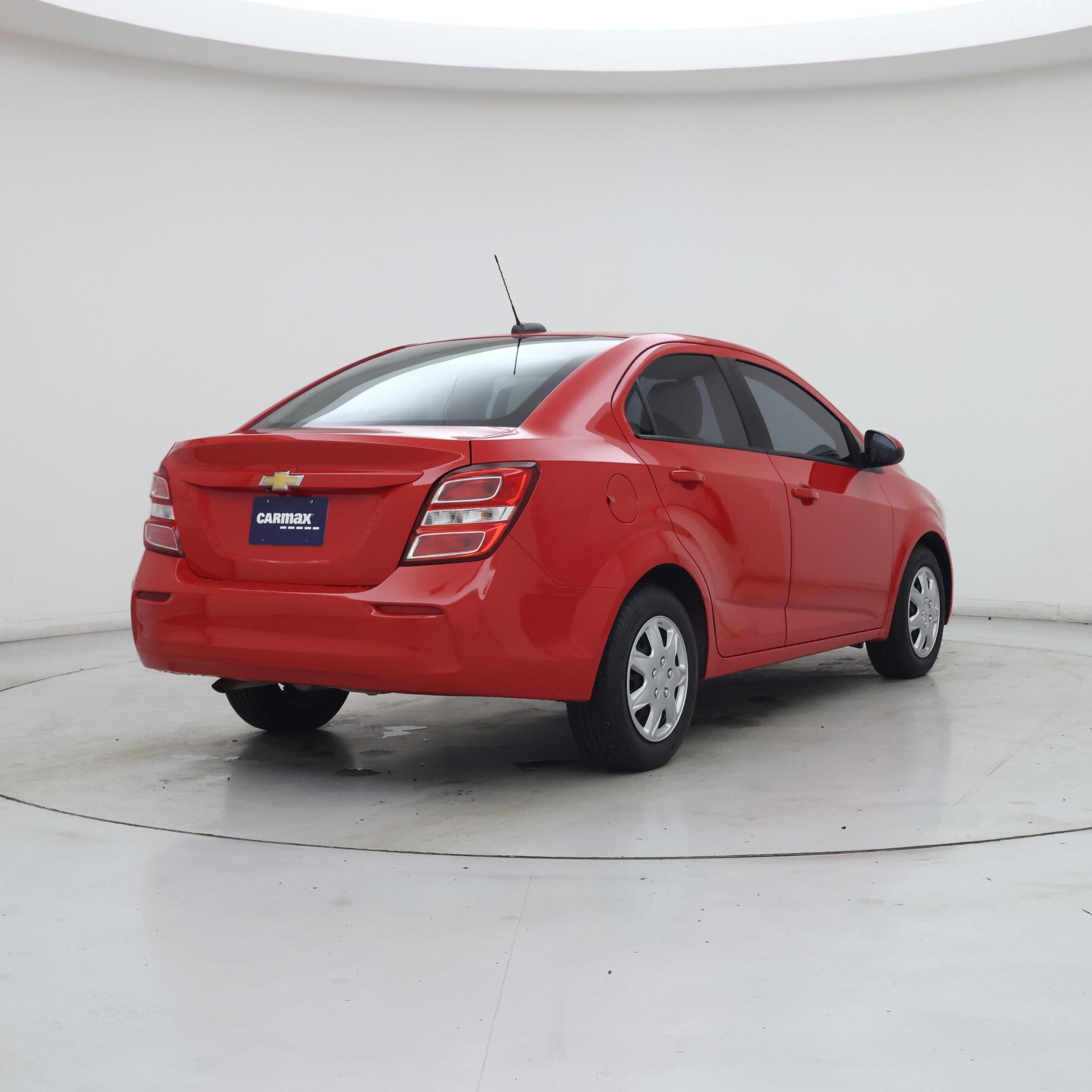 Thumbnail: 2017 Chevrolet Sonic - 8