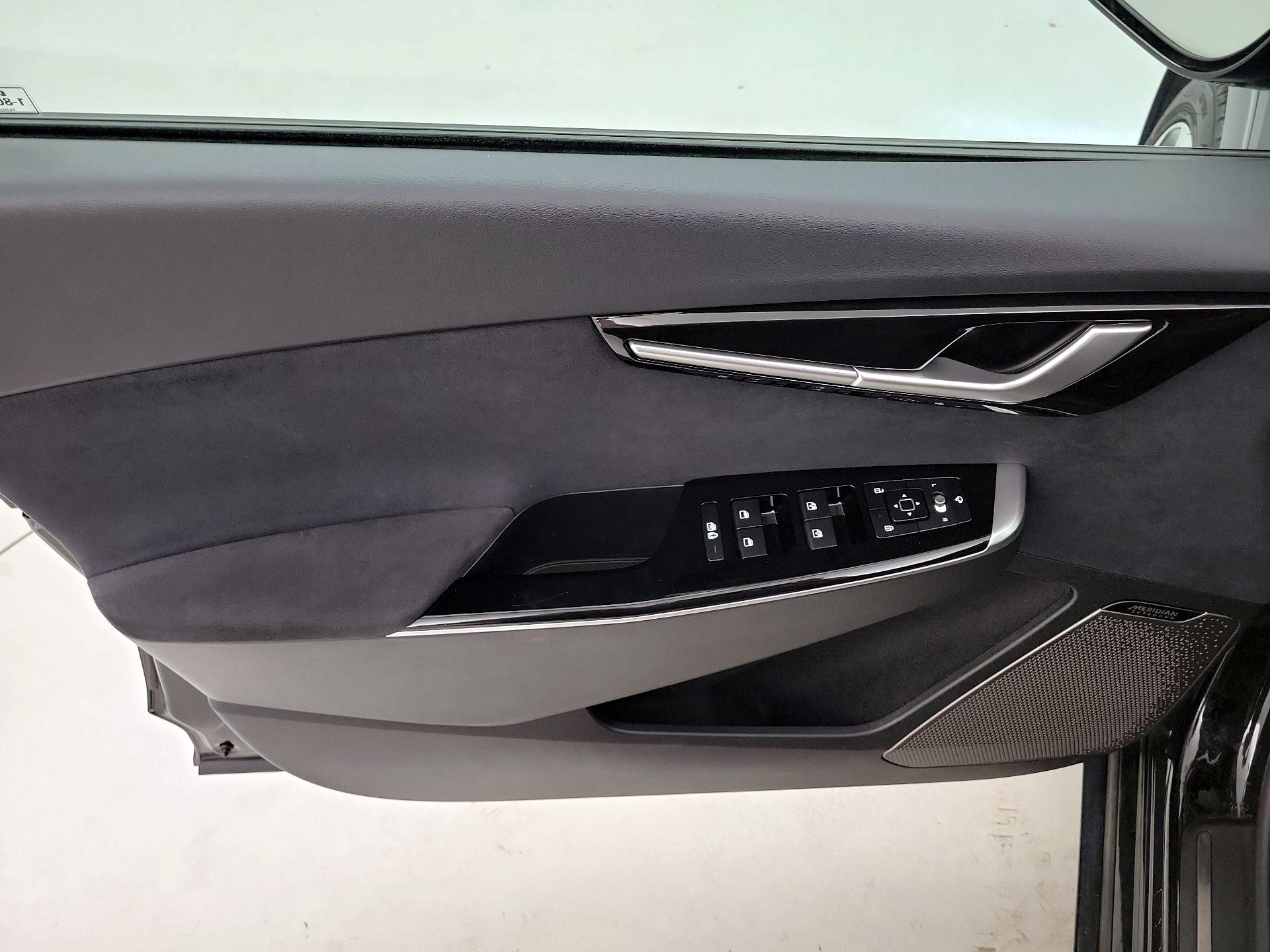Thumbnail: 2023 Kia EV6 - 12