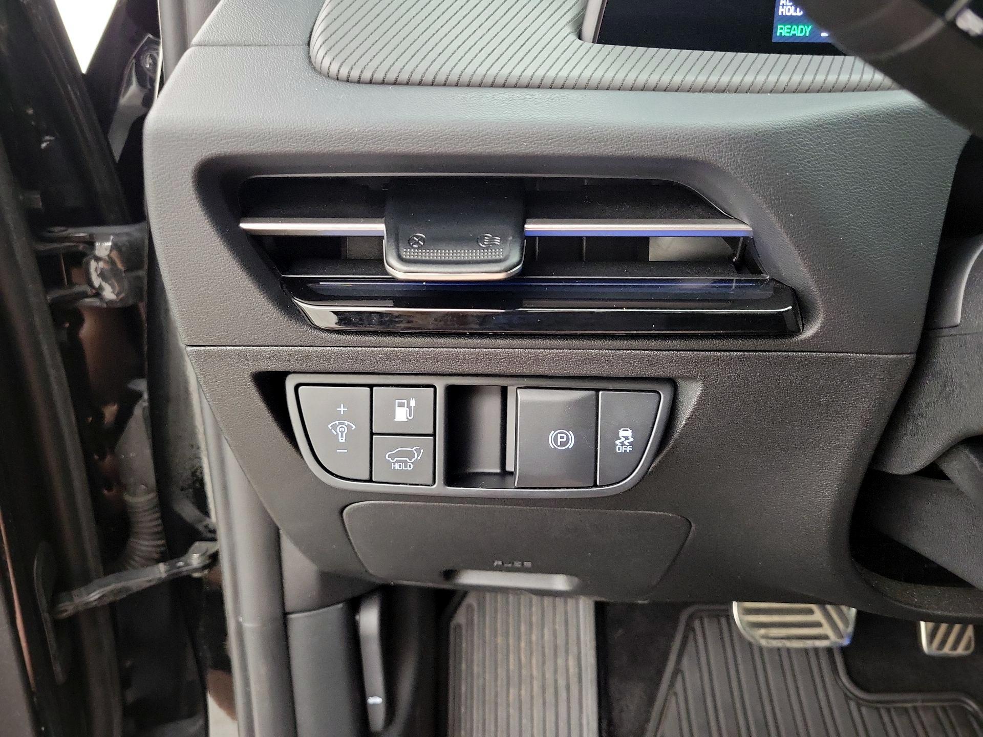 Thumbnail: 2023 Kia EV6 - 13