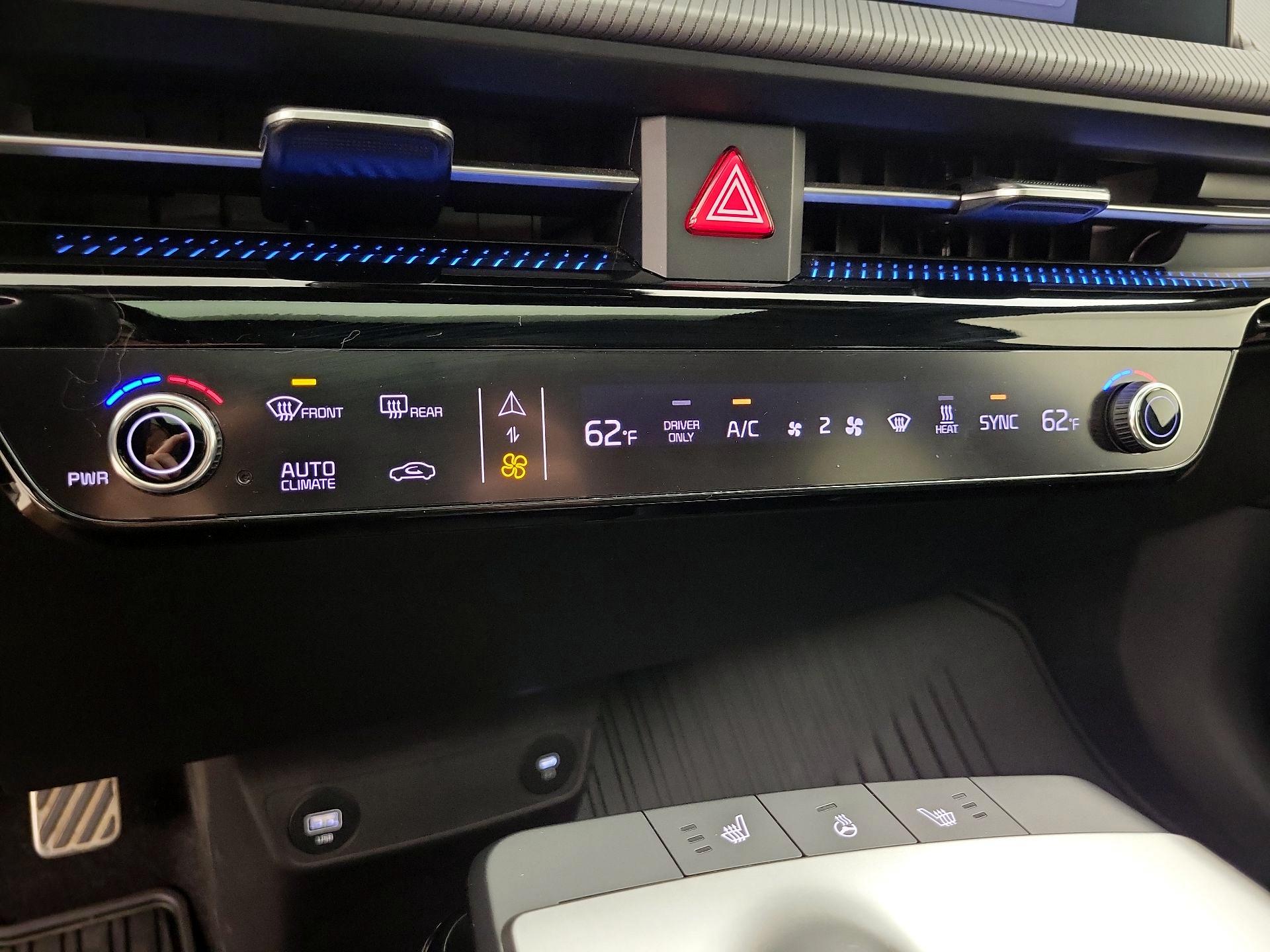 Thumbnail: 2023 Kia EV6 - 17
