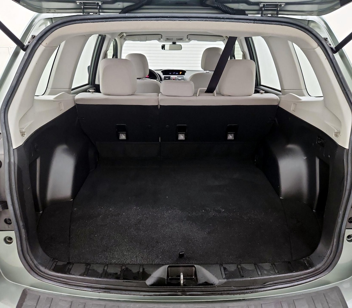 Trunk/Cargo (Seats Up)