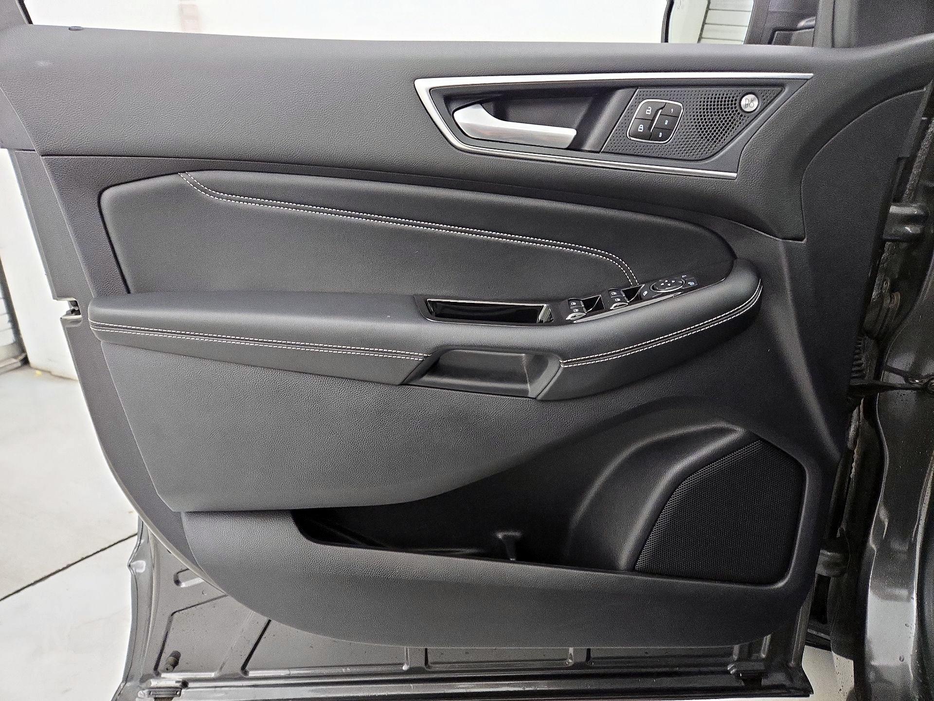 Thumbnail: 2019 Ford Edge - 12