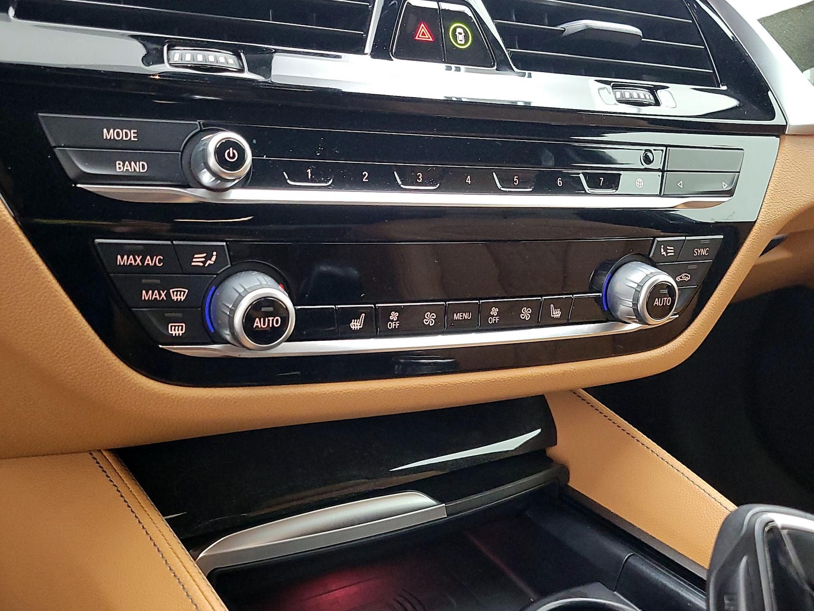 2023 BMW 5 Series 530i - Photo 18