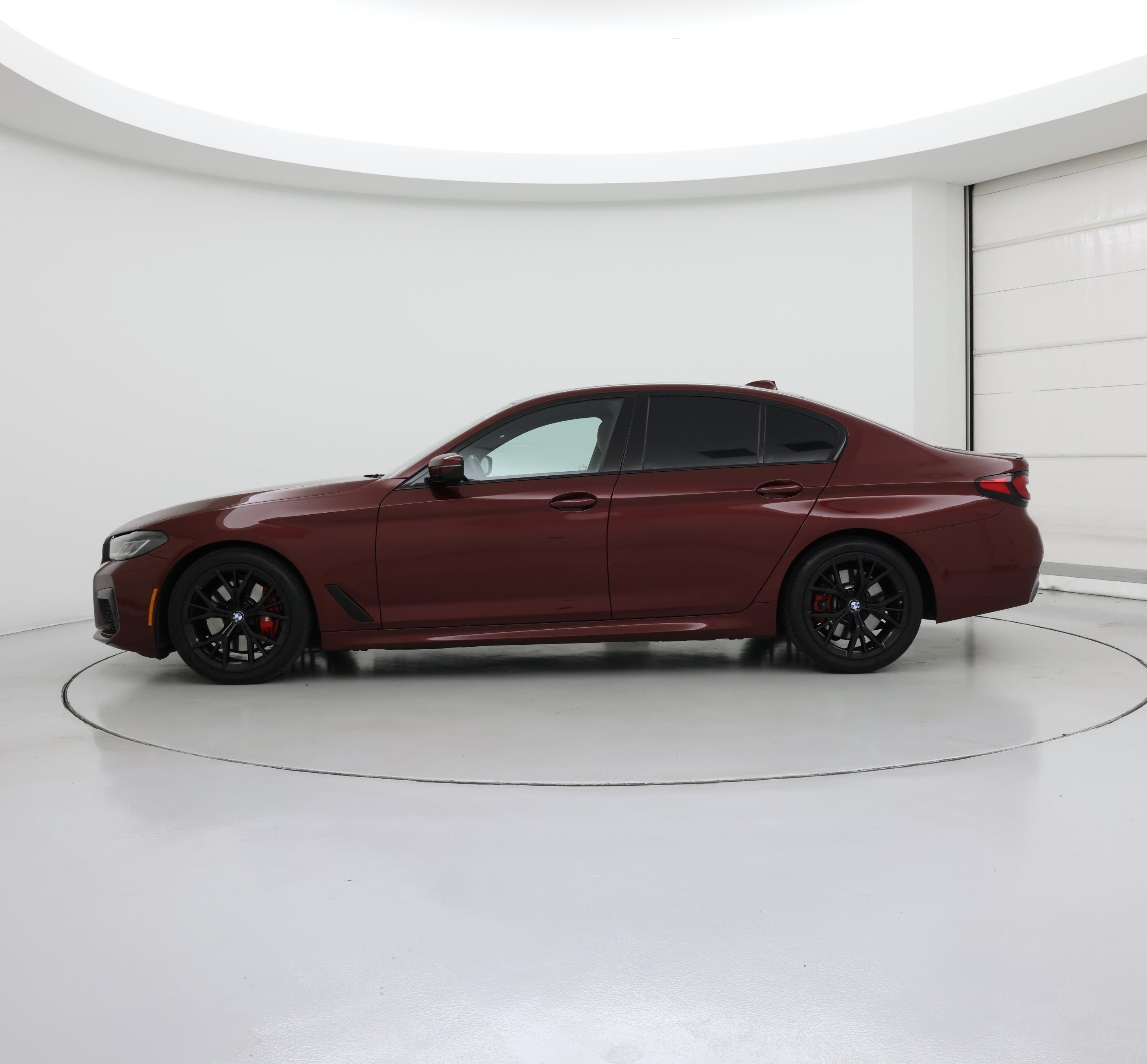 Thumbnail: 2023 BMW 5 Series - 3