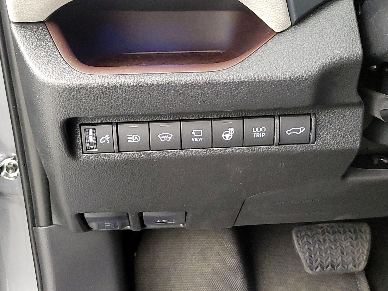 2024 Toyota RAV4 Limited - Photo 14