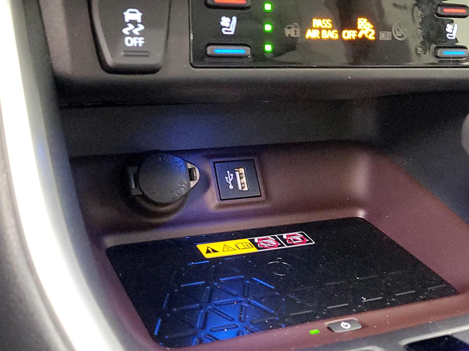 2024 Toyota RAV4 Limited - Photo 19