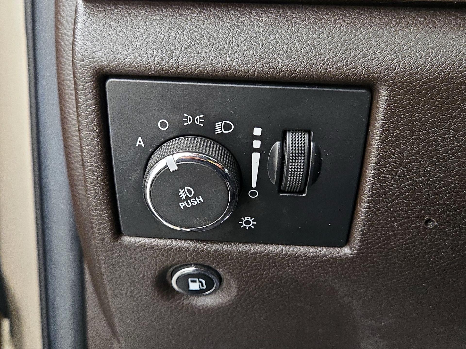 Thumbnail: 2014 Jeep Grand Cherokee - 13