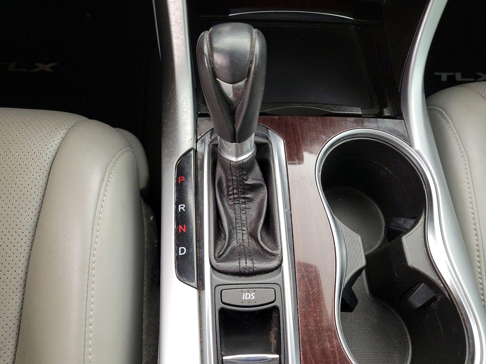 2015 Acura TLX Technology Package - Photo 18