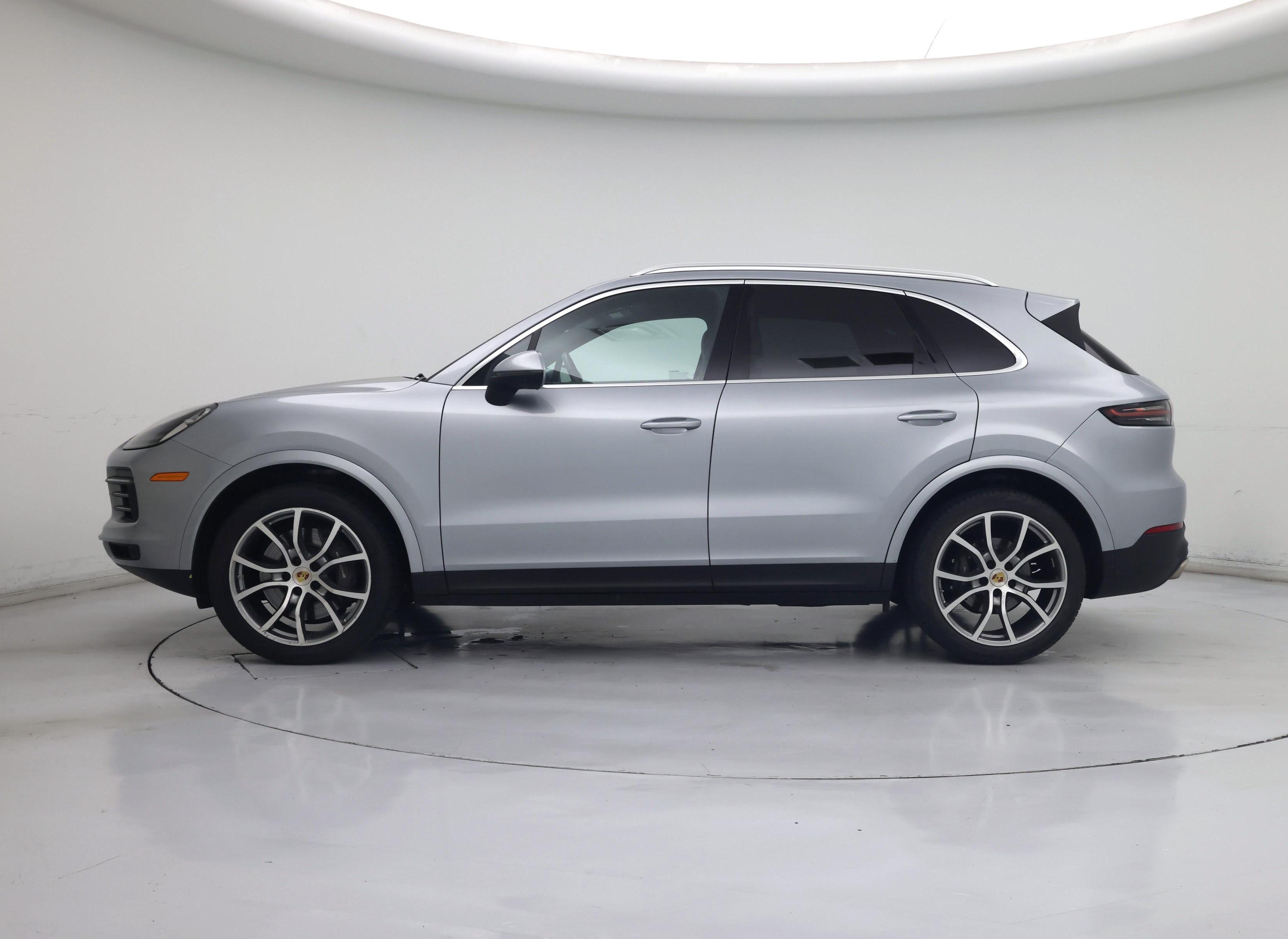Thumbnail: 2023 Porsche Cayenne - 3