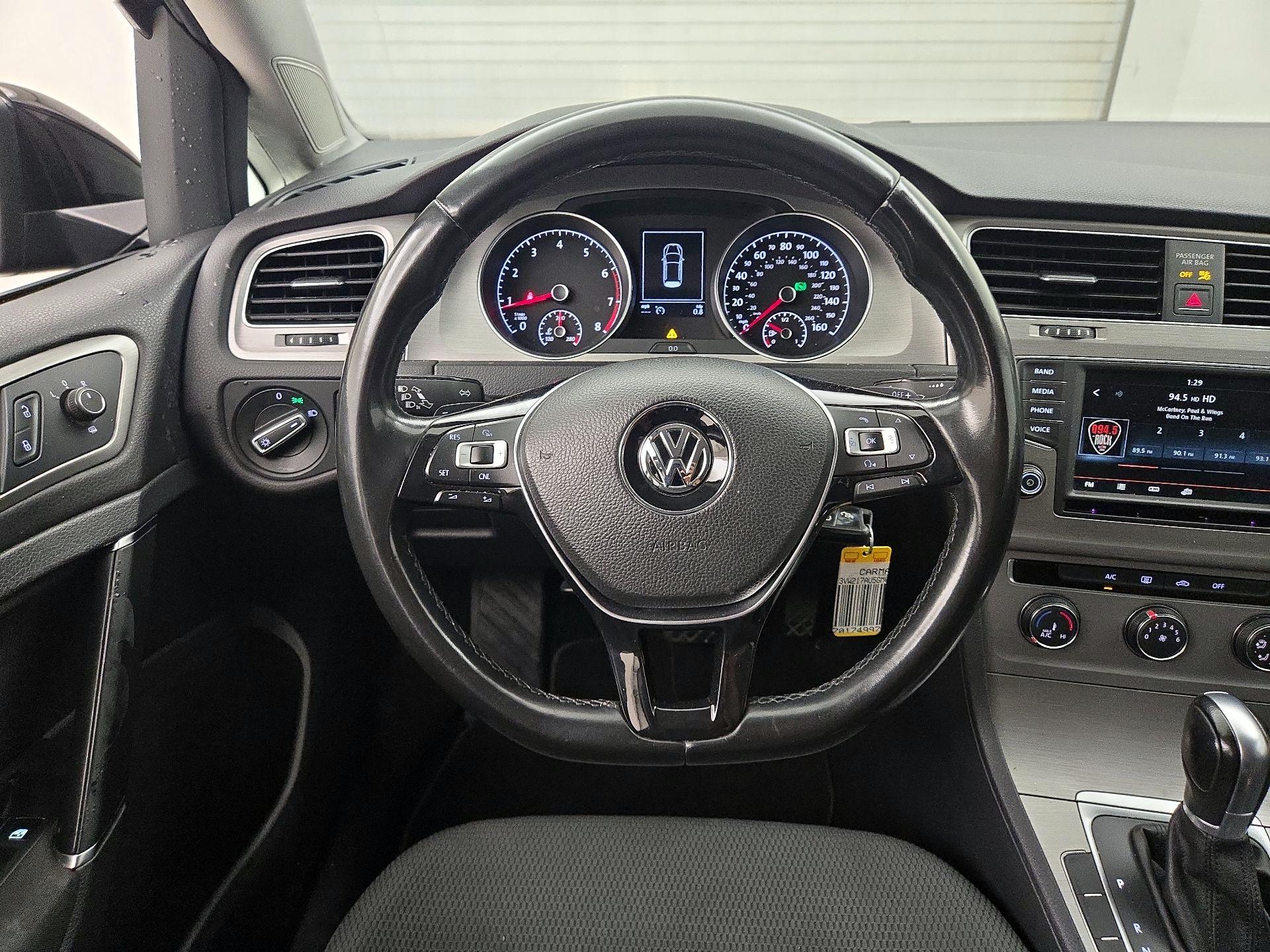 Thumbnail: 2016 Volkswagen Golf - 10