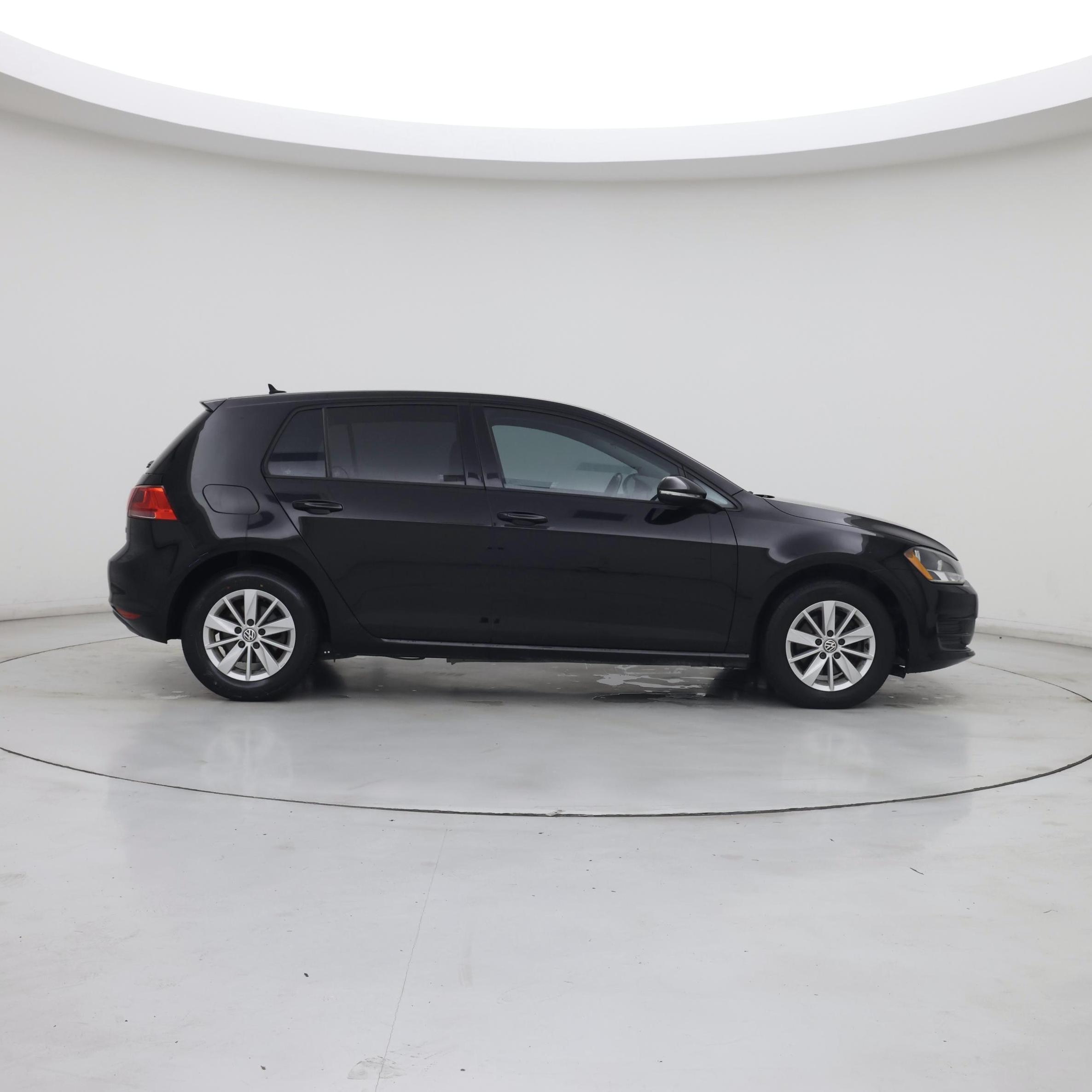 Thumbnail: 2016 Volkswagen Golf - 7
