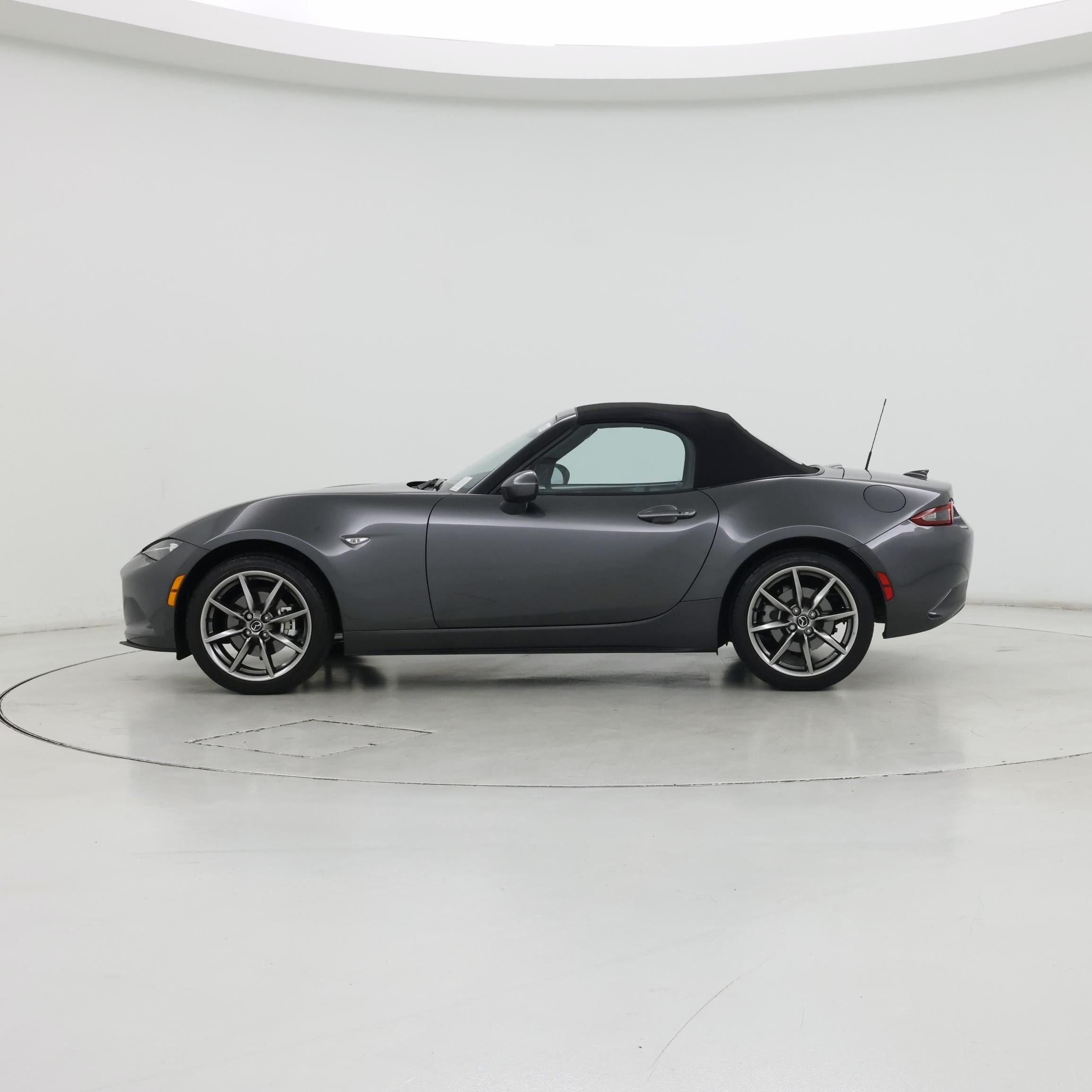 Thumbnail: 2023 Mazda MX-5 Miata - 3