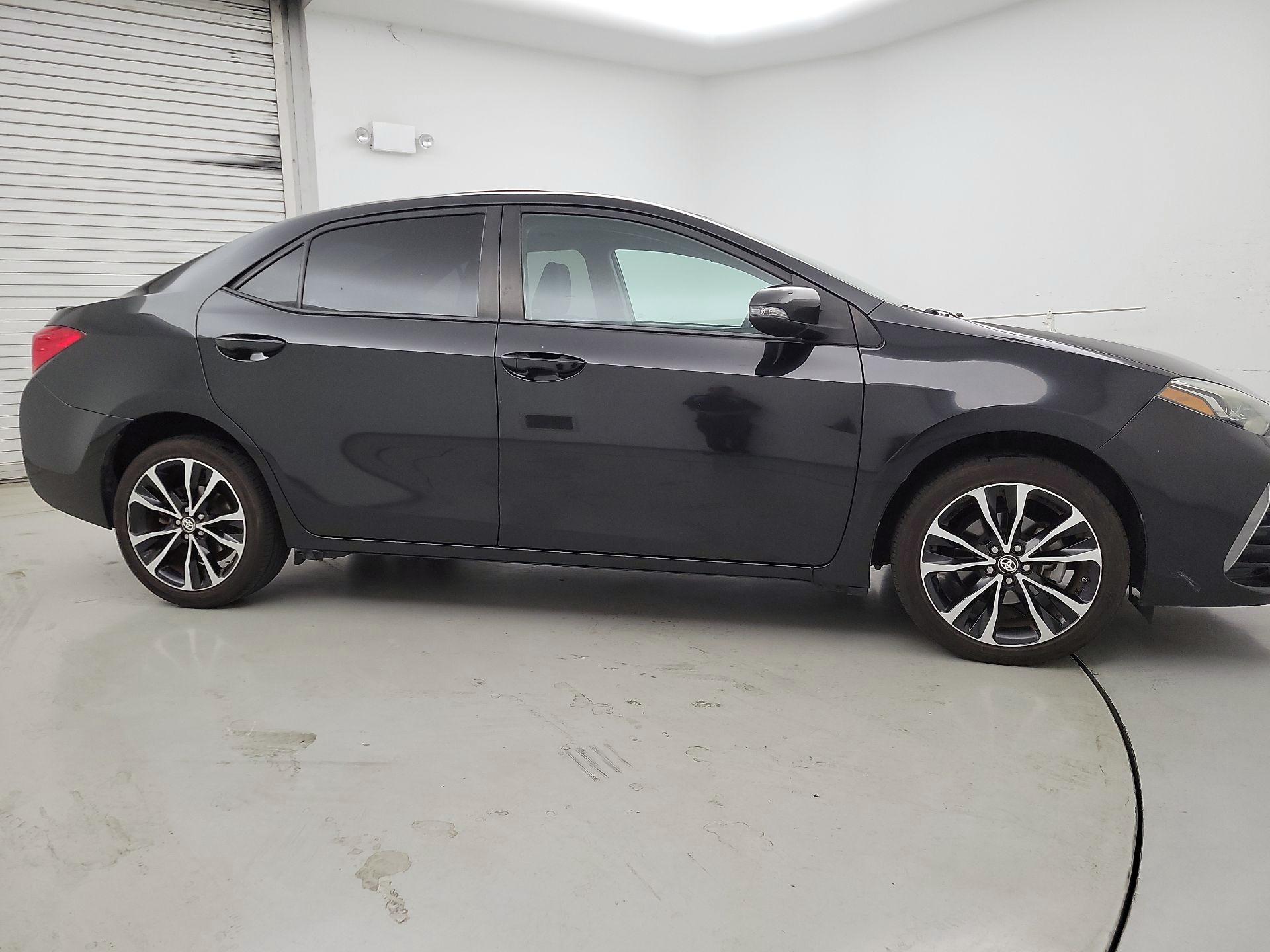 Thumbnail: 2017 Toyota Corolla - 4