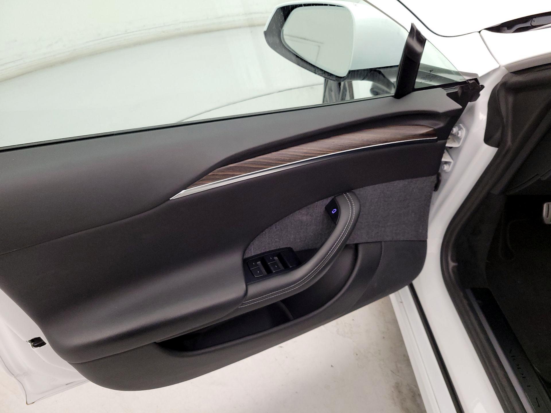 Thumbnail: 2021 Tesla Model S - 12