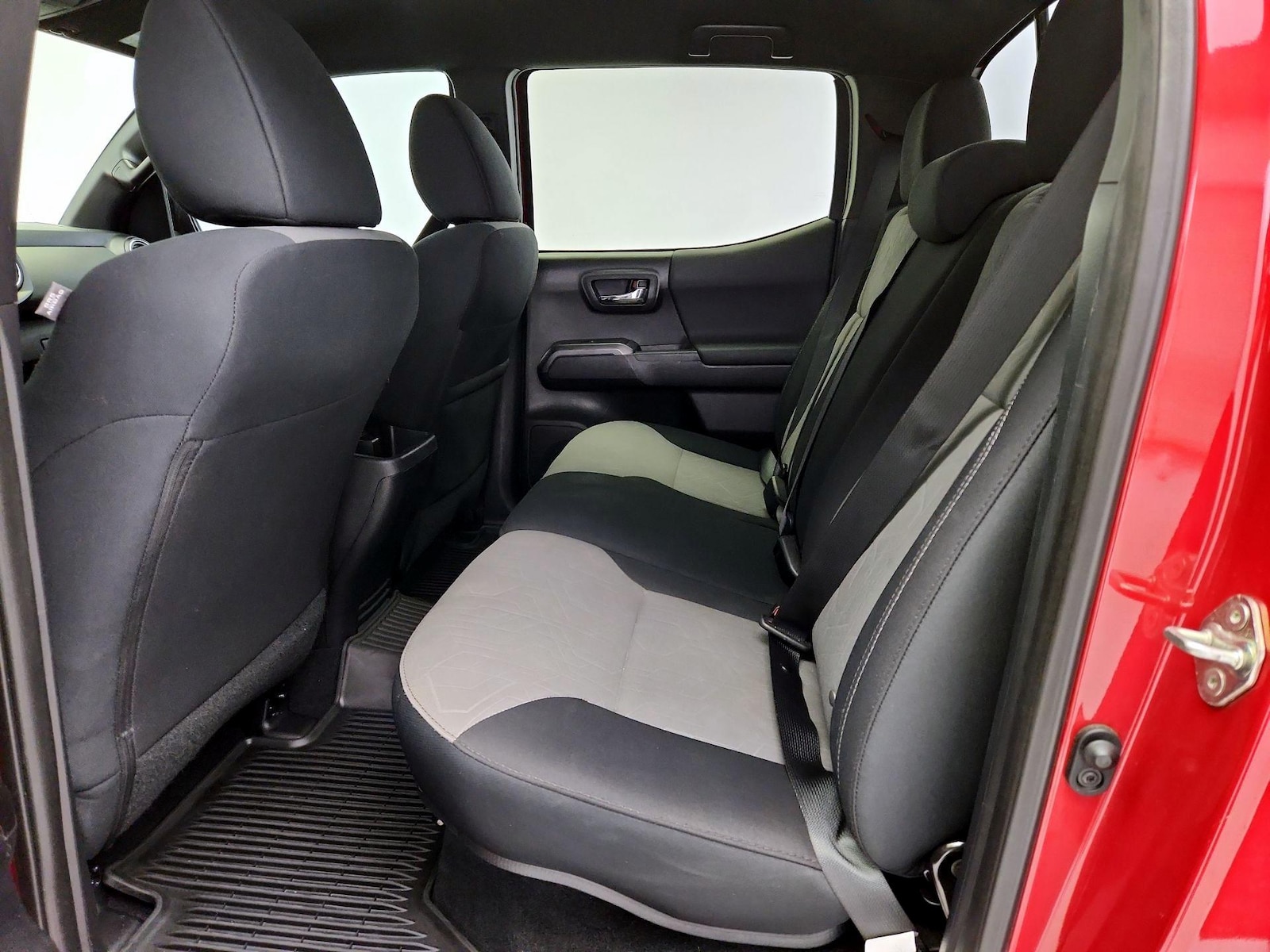 2020 Toyota Tacoma TRD Sport - Photo 20