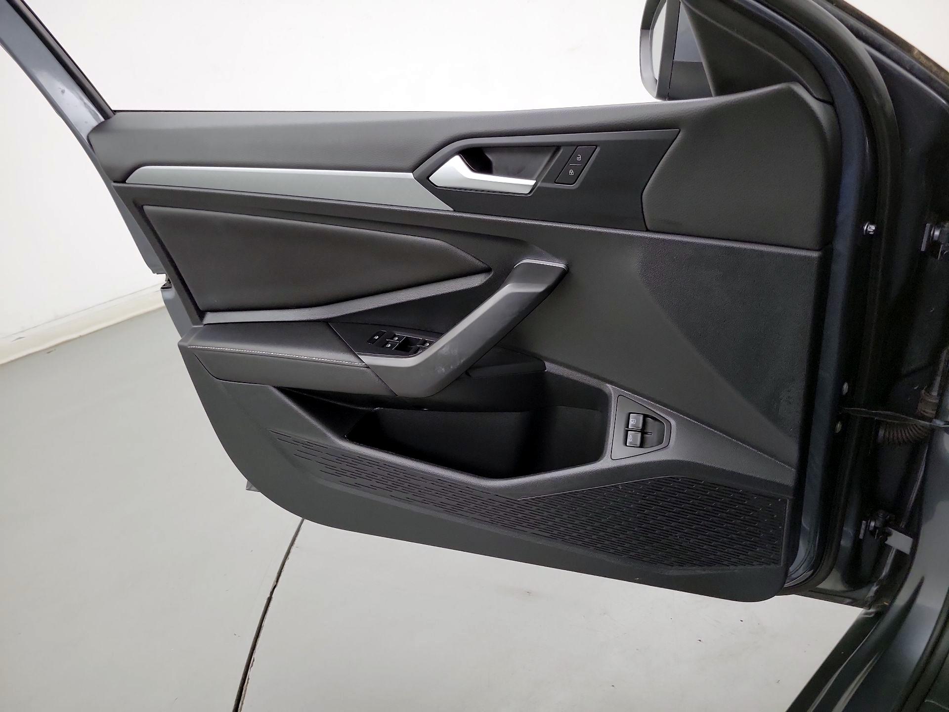 Thumbnail: 2022 Volkswagen Jetta - 10