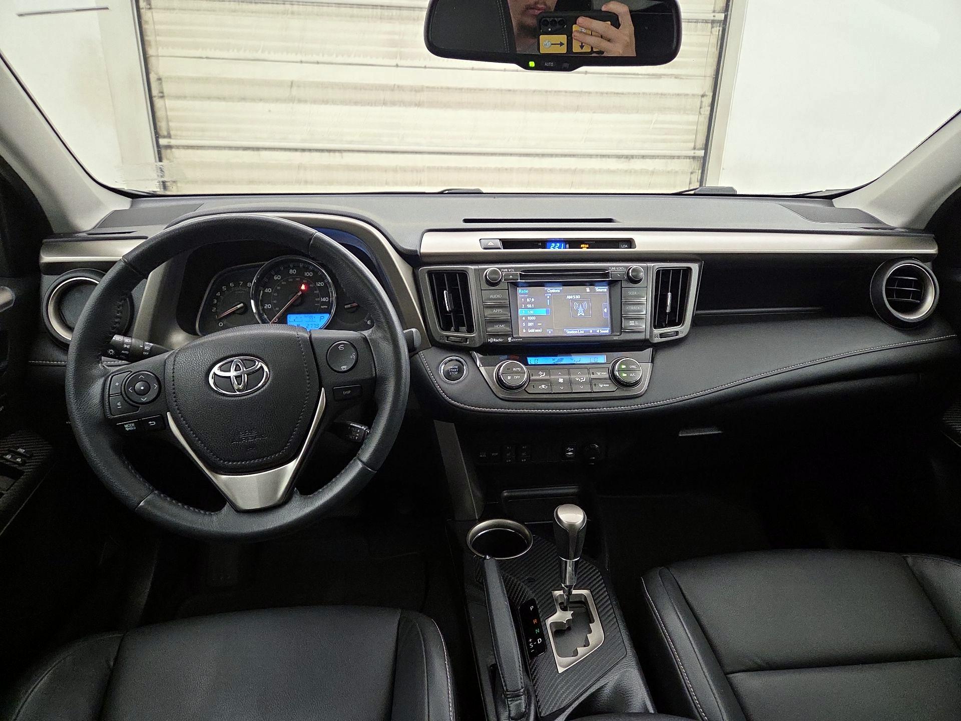 Thumbnail: 2015 Toyota RAV4 - 9