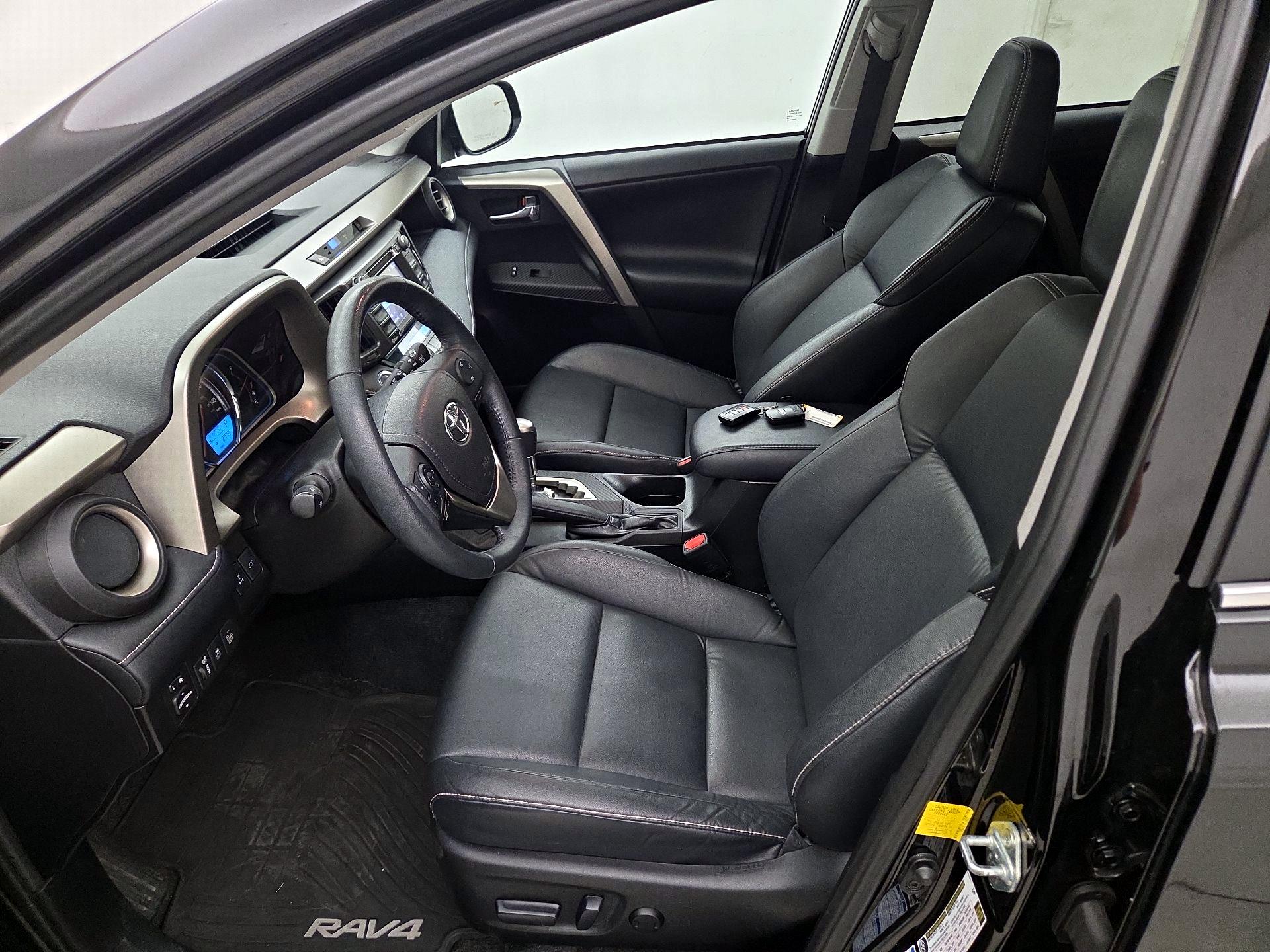 Thumbnail: 2015 Toyota RAV4 - 11