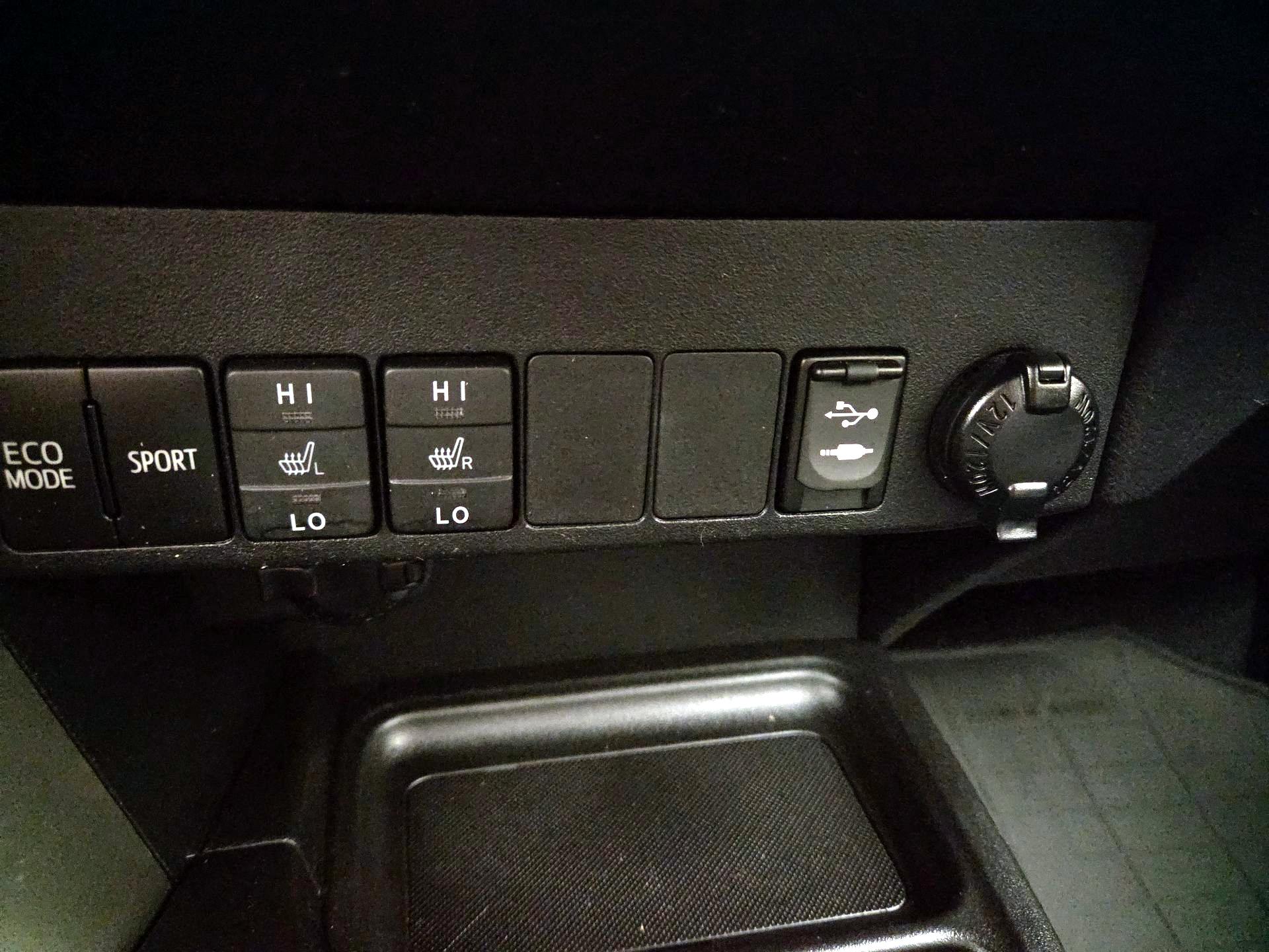 Thumbnail: 2015 Toyota RAV4 - 18