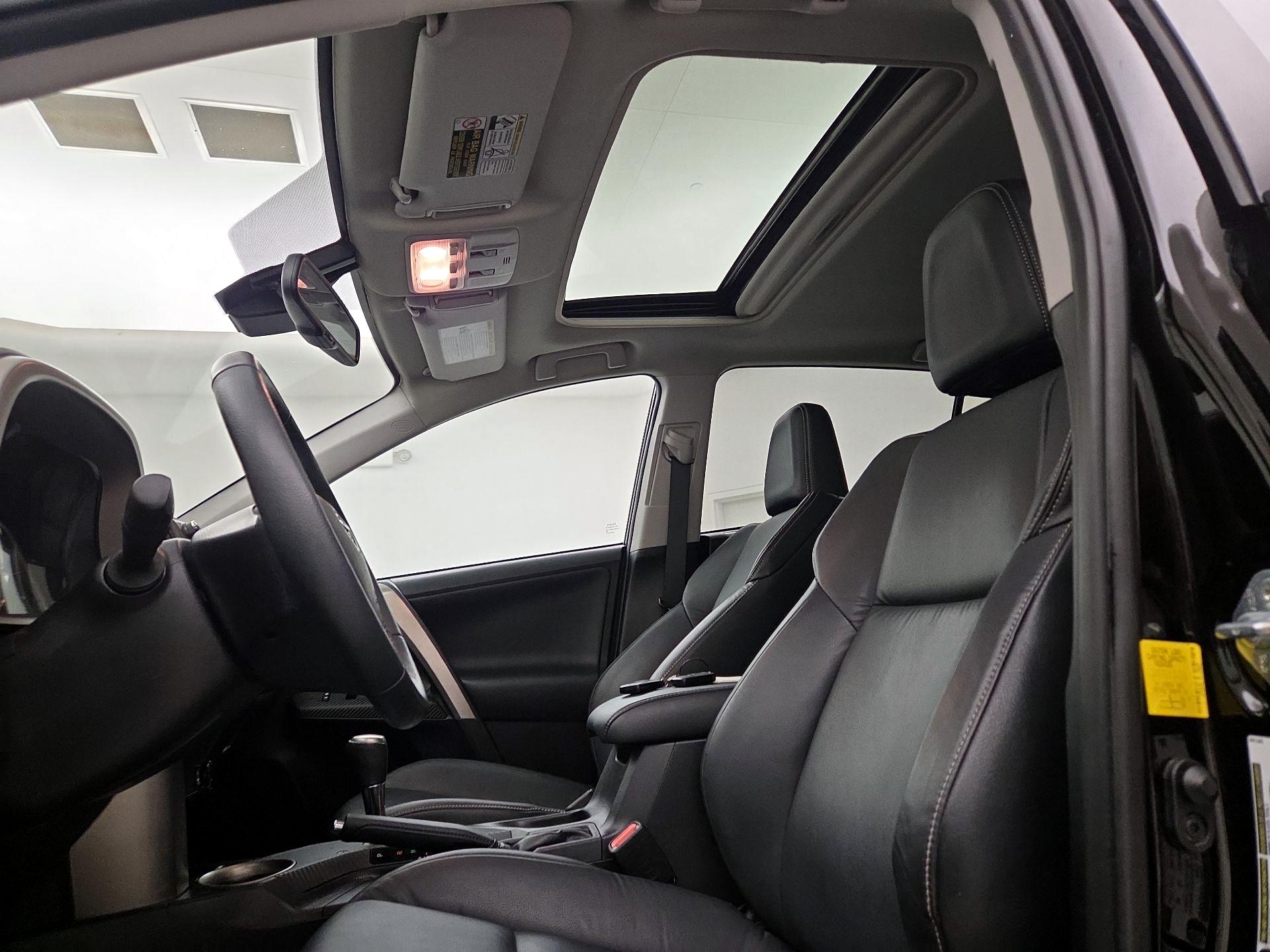 Thumbnail: 2015 Toyota RAV4 - 19