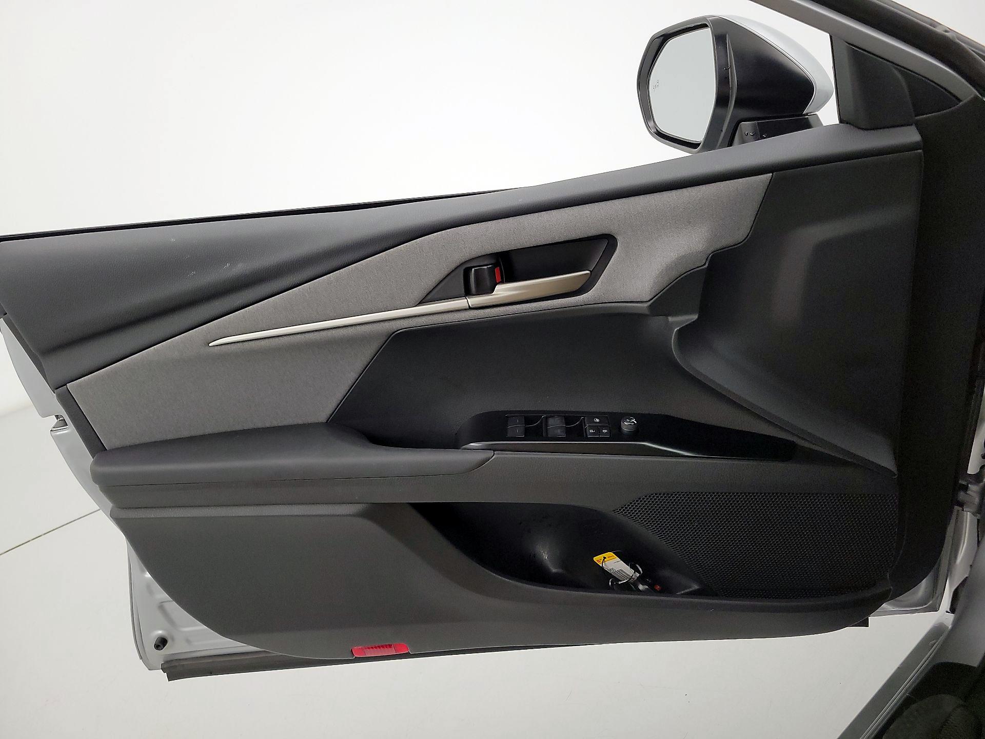 Thumbnail: 2025 Toyota Camry - 12