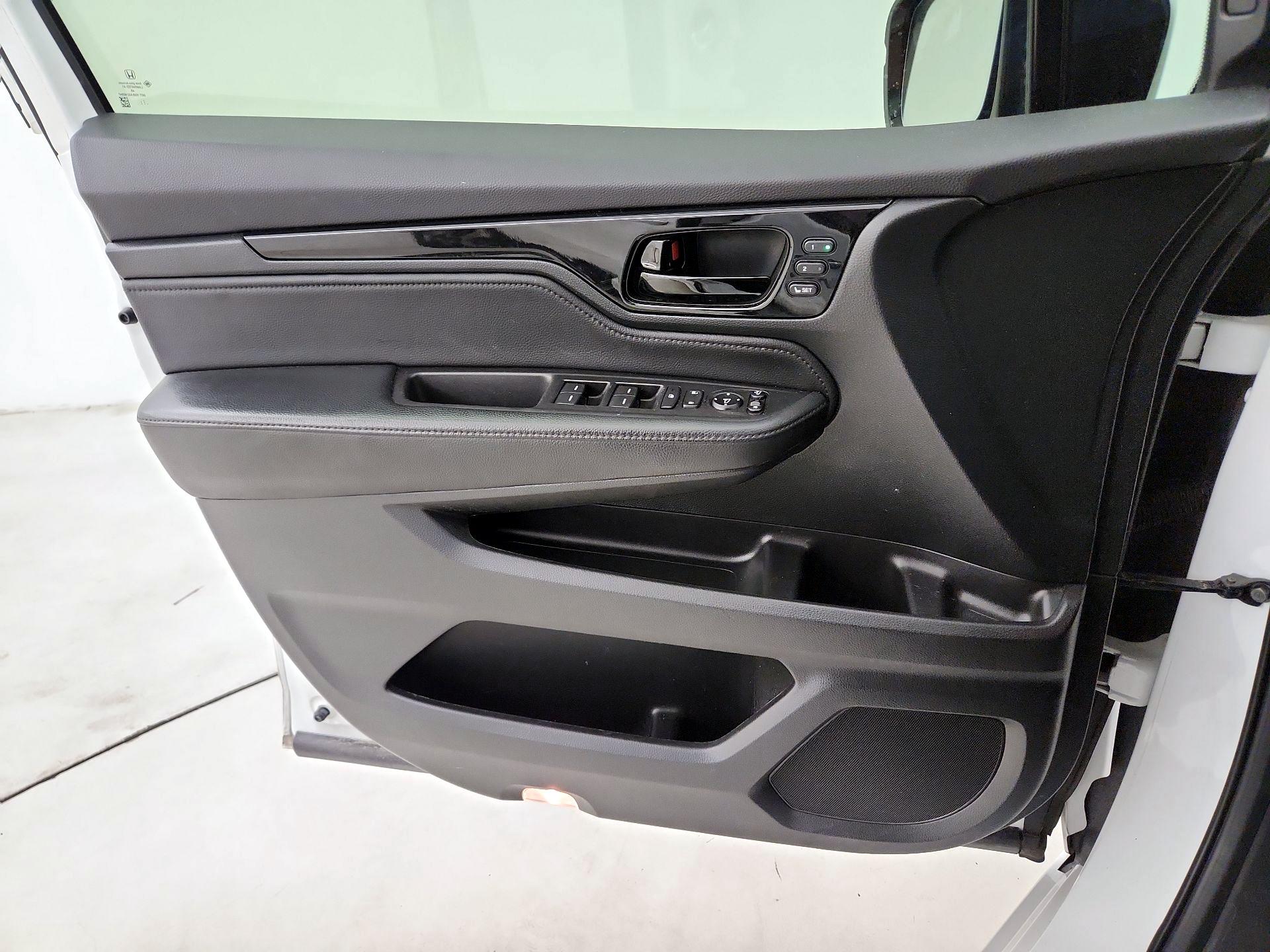 Thumbnail: 2022 Honda Odyssey - 12