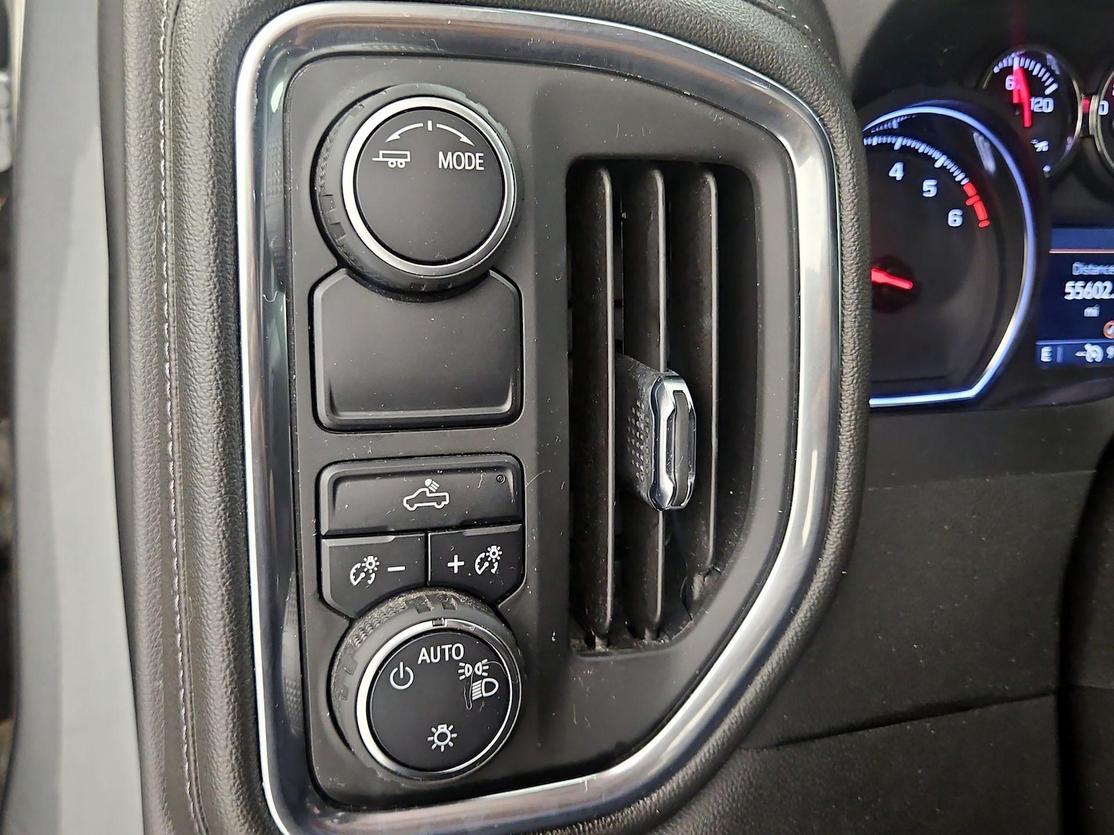 2022 Chevrolet Silverado 1500 Limited LT - Photo 14