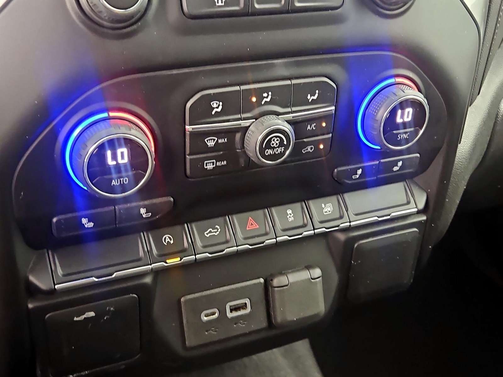 2022 Chevrolet Silverado 1500 Limited LT - Photo 17