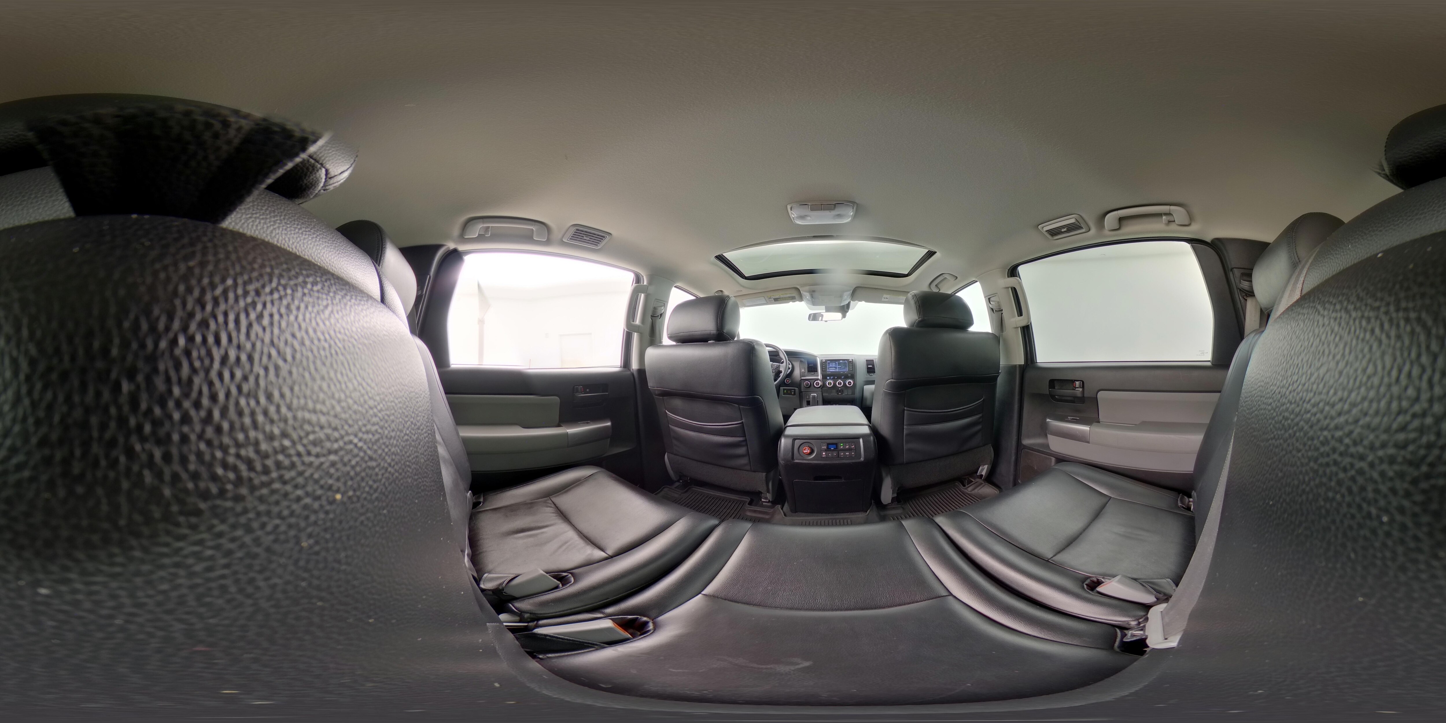 2022 Toyota Sequoia SR5 - Photo 27