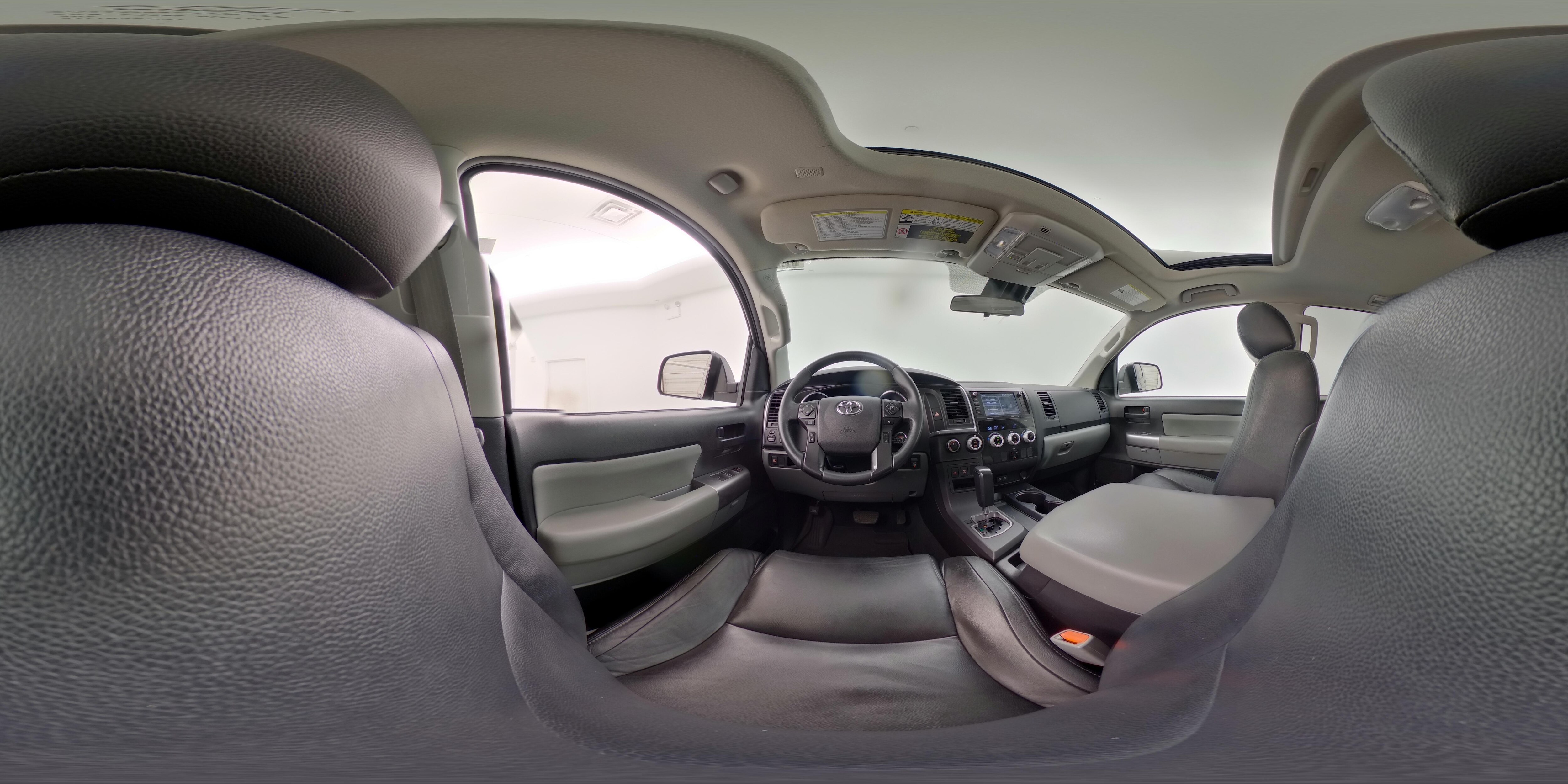 2022 Toyota Sequoia SR5 - Photo 28