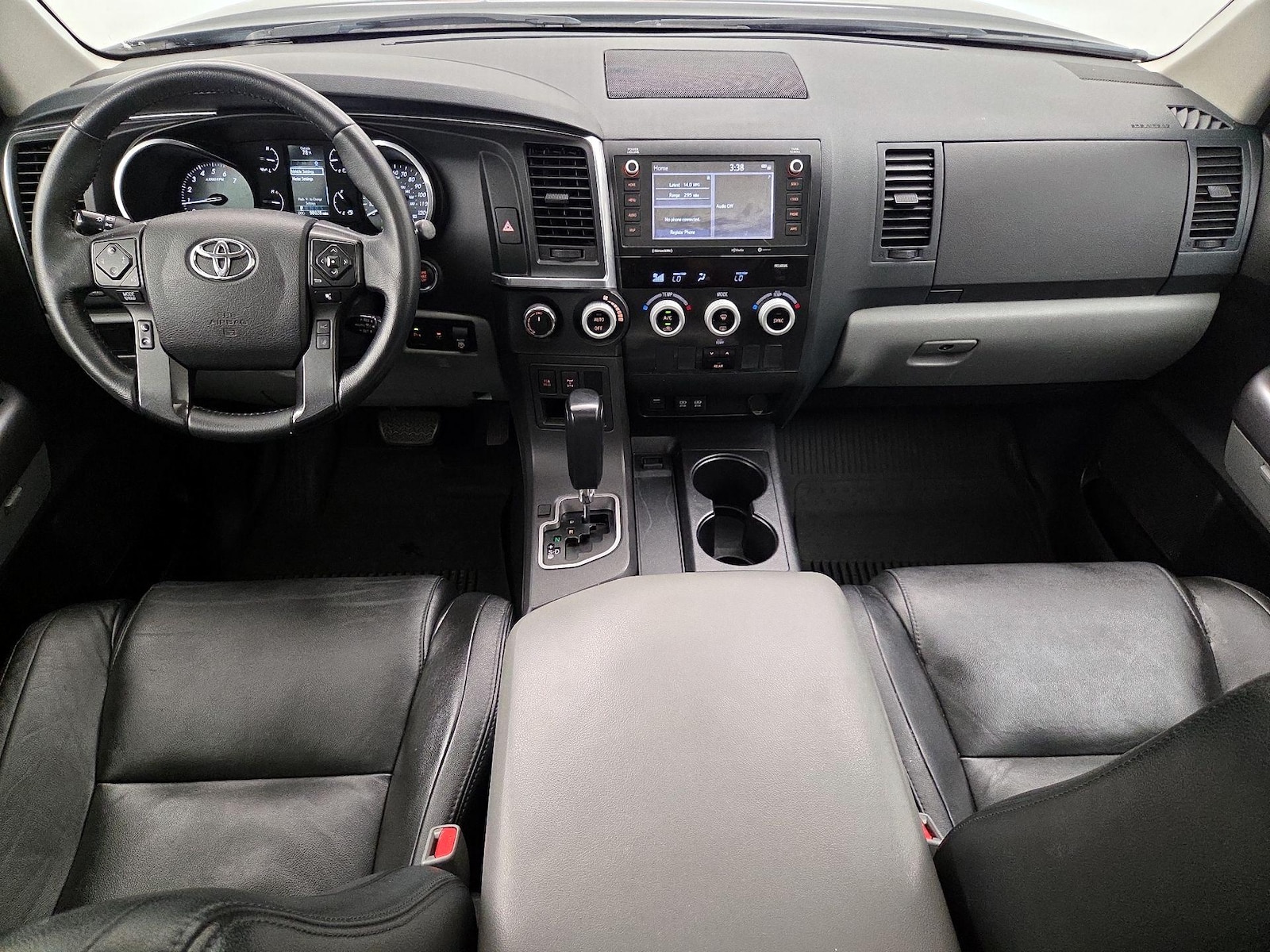 2022 Toyota Sequoia SR5 - Photo 10