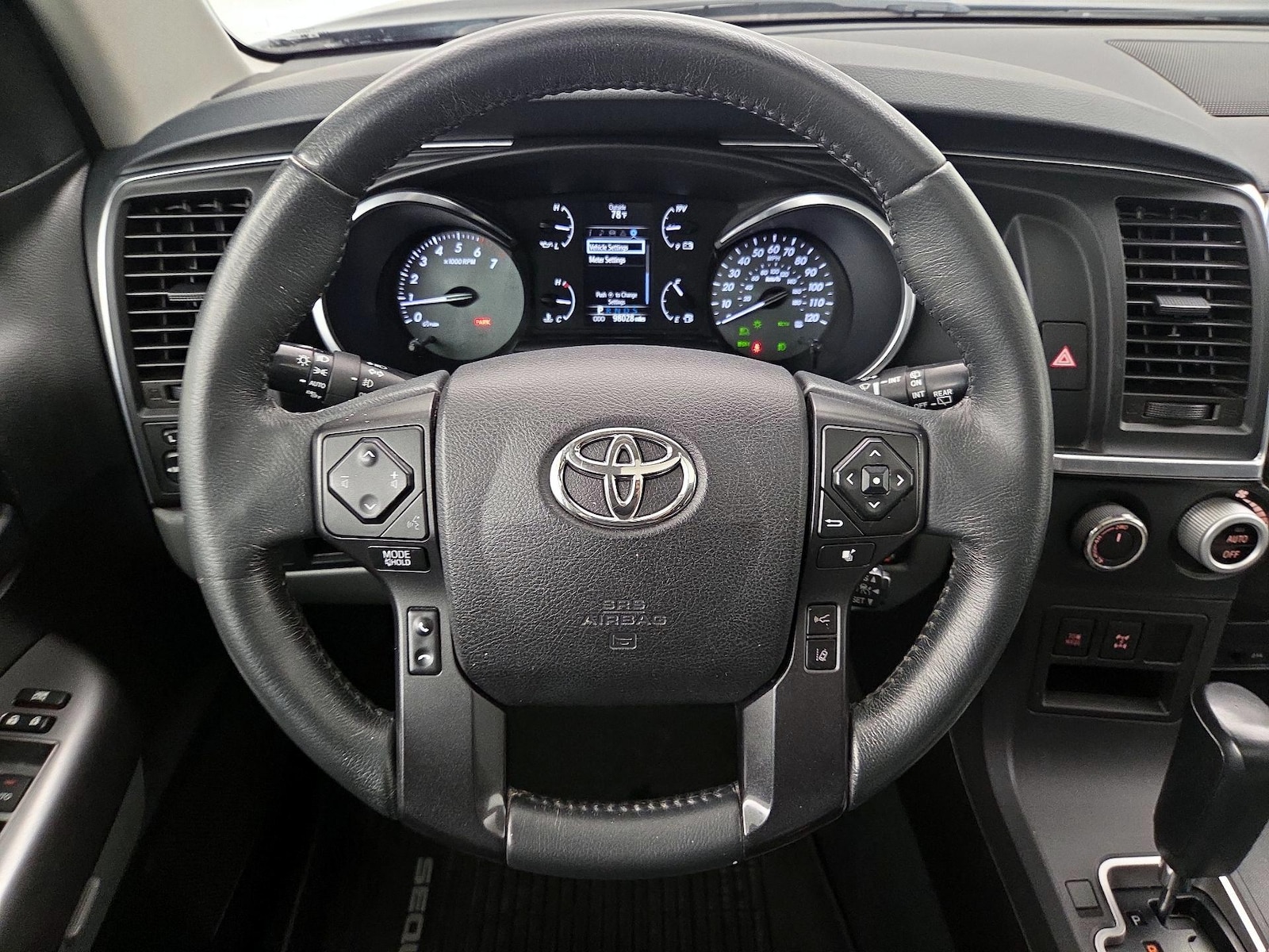 2022 Toyota Sequoia SR5 - Photo 11