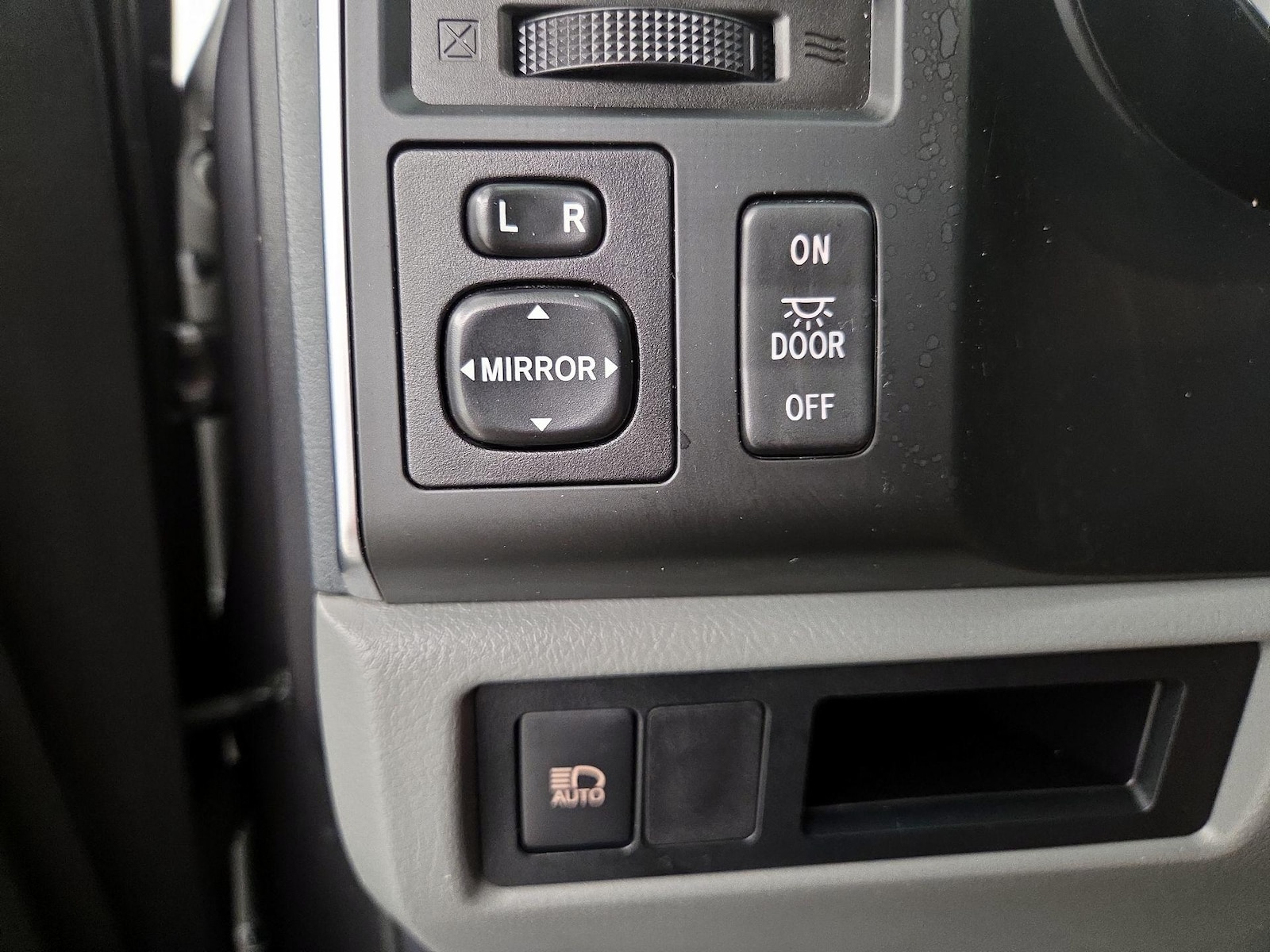 2022 Toyota Sequoia SR5 - Photo 14