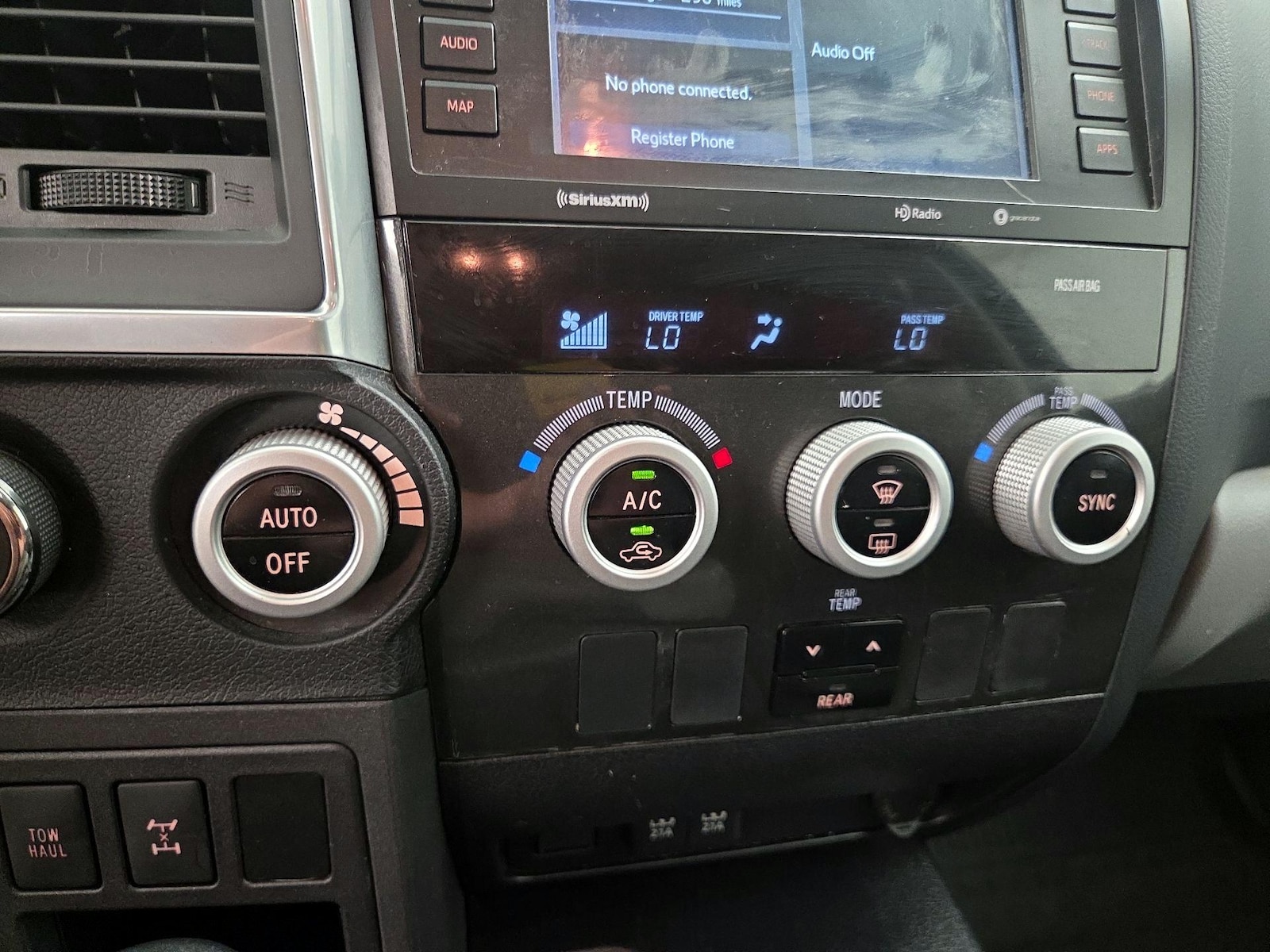 2022 Toyota Sequoia SR5 - Photo 17