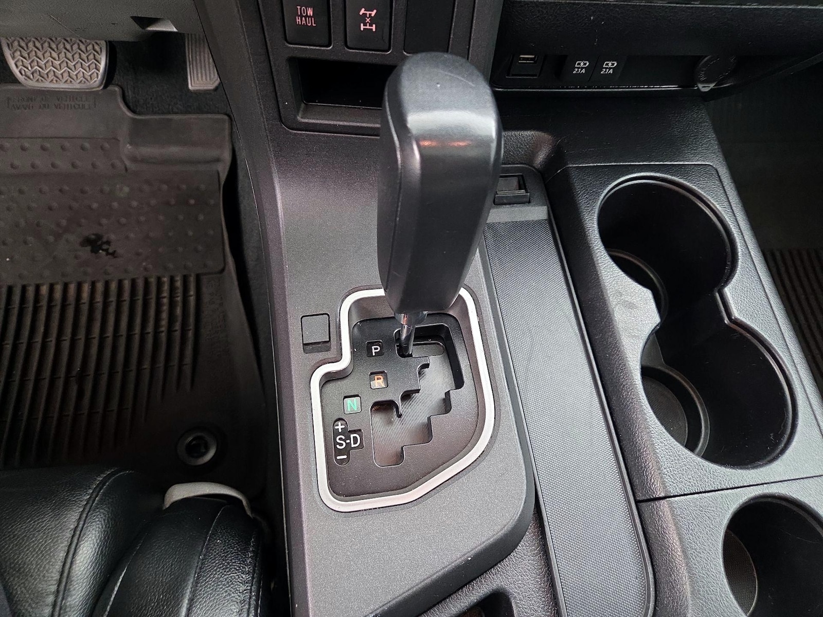 2022 Toyota Sequoia SR5 - Photo 18