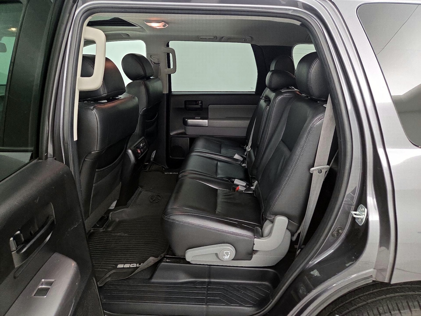2022 Toyota Sequoia SR5 - Photo 21