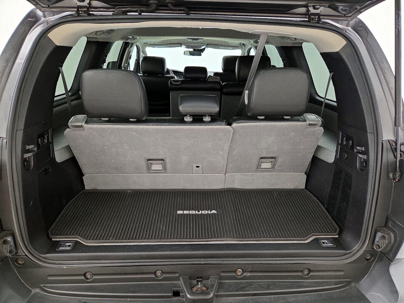 2022 Toyota Sequoia SR5 - Photo 23