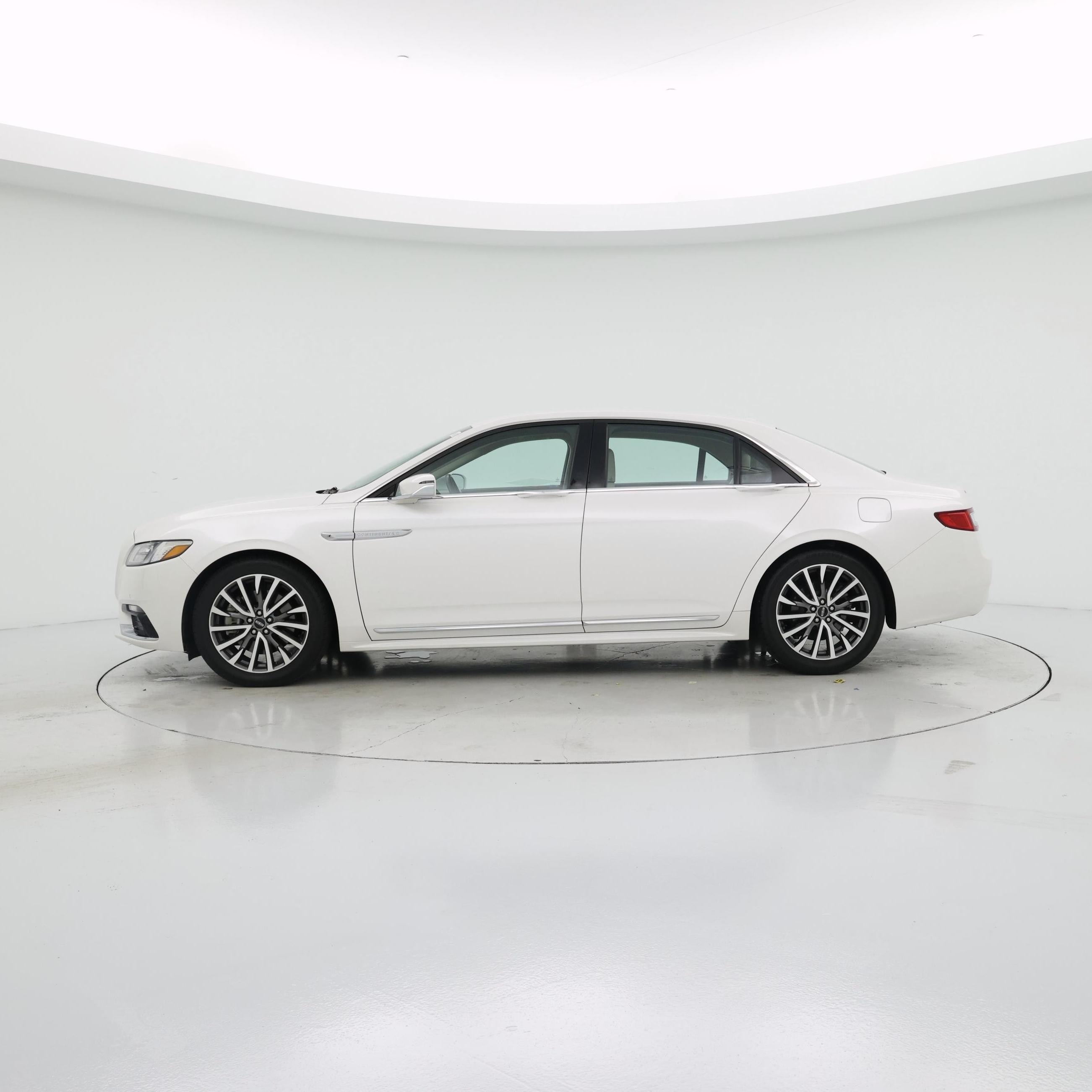 Thumbnail: 2017 Lincoln Continental - 3