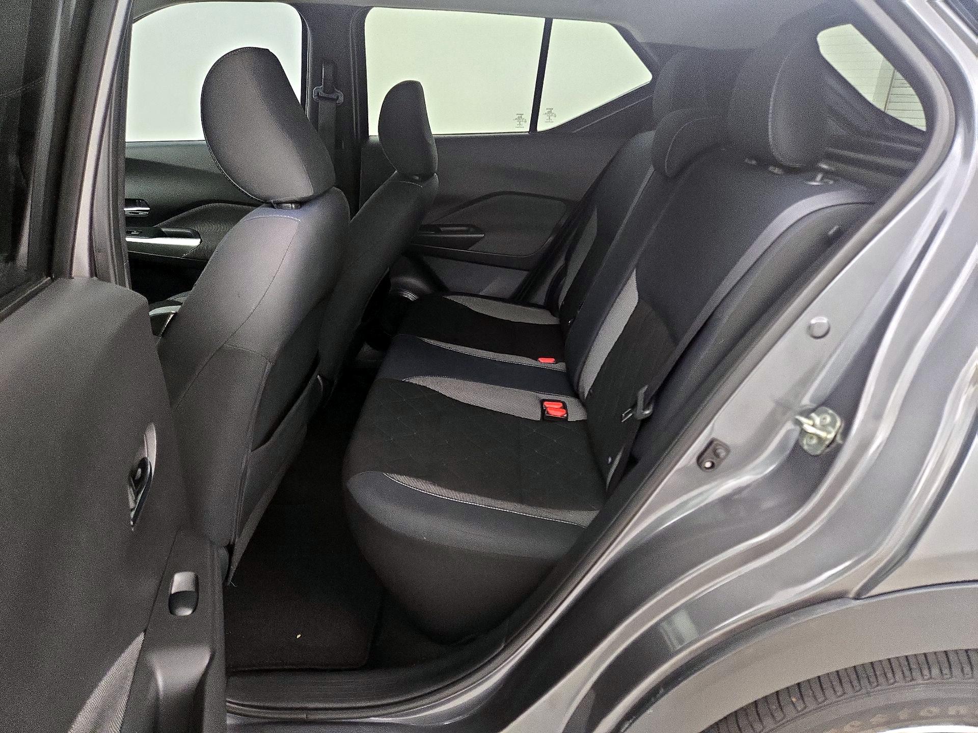 Thumbnail: 2019 Nissan Kicks - 19