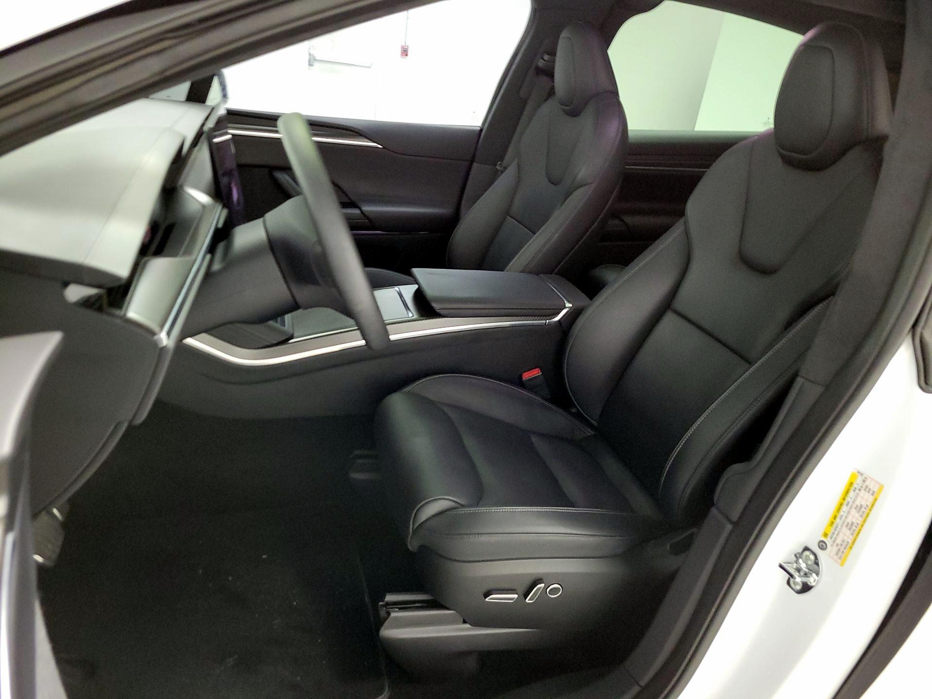 Thumbnail: 2022 Tesla Model X - 11
